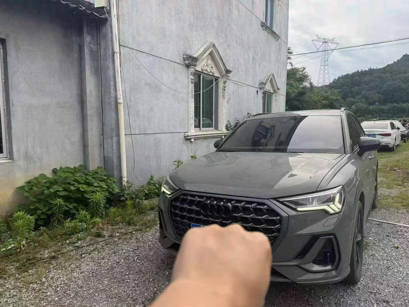 23年奥迪Q3 2.0T