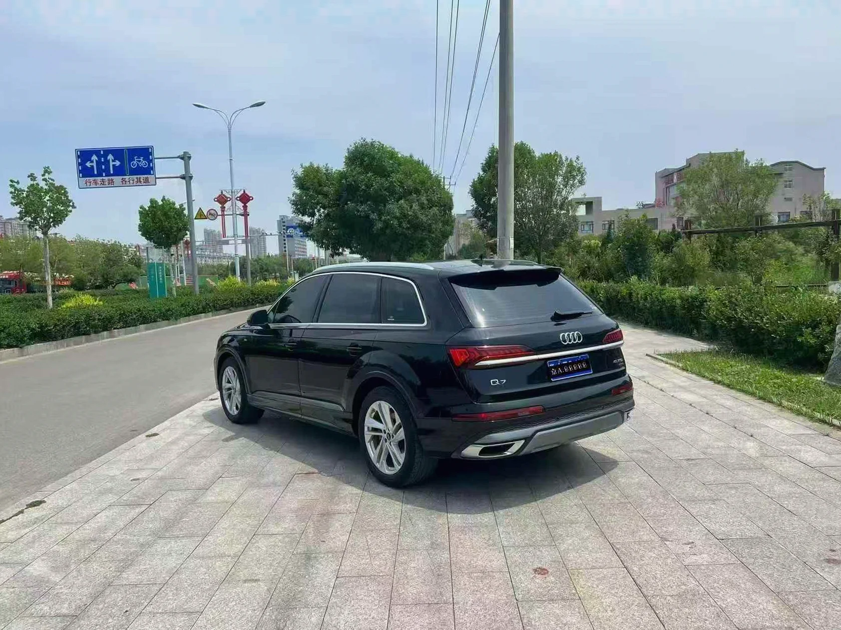 奥迪Q7 后面外观二