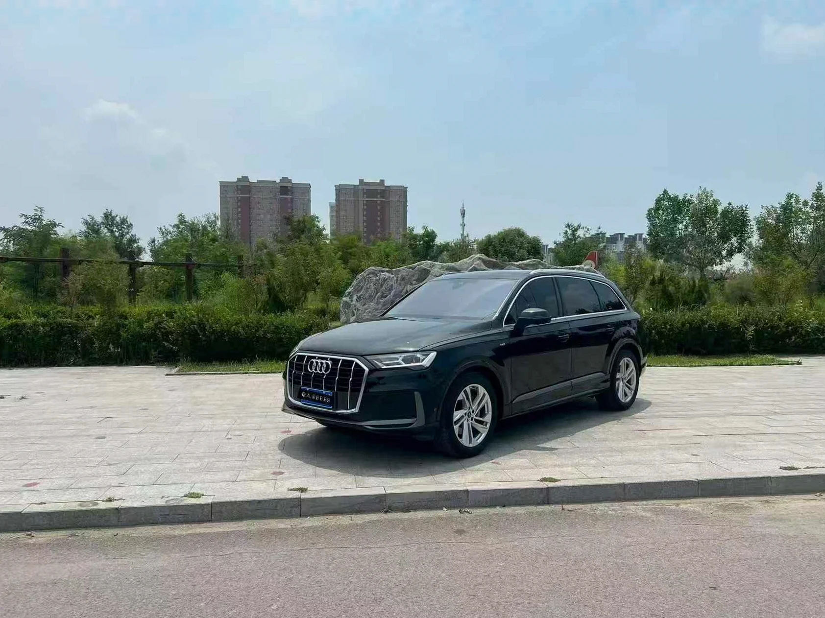 奥迪Q7 正面外观三