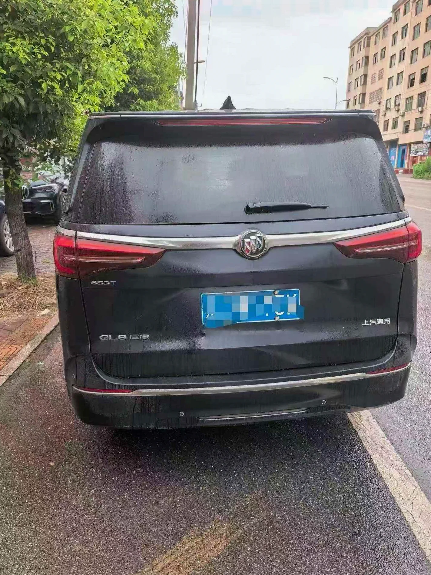 别克GL8 后面外观二