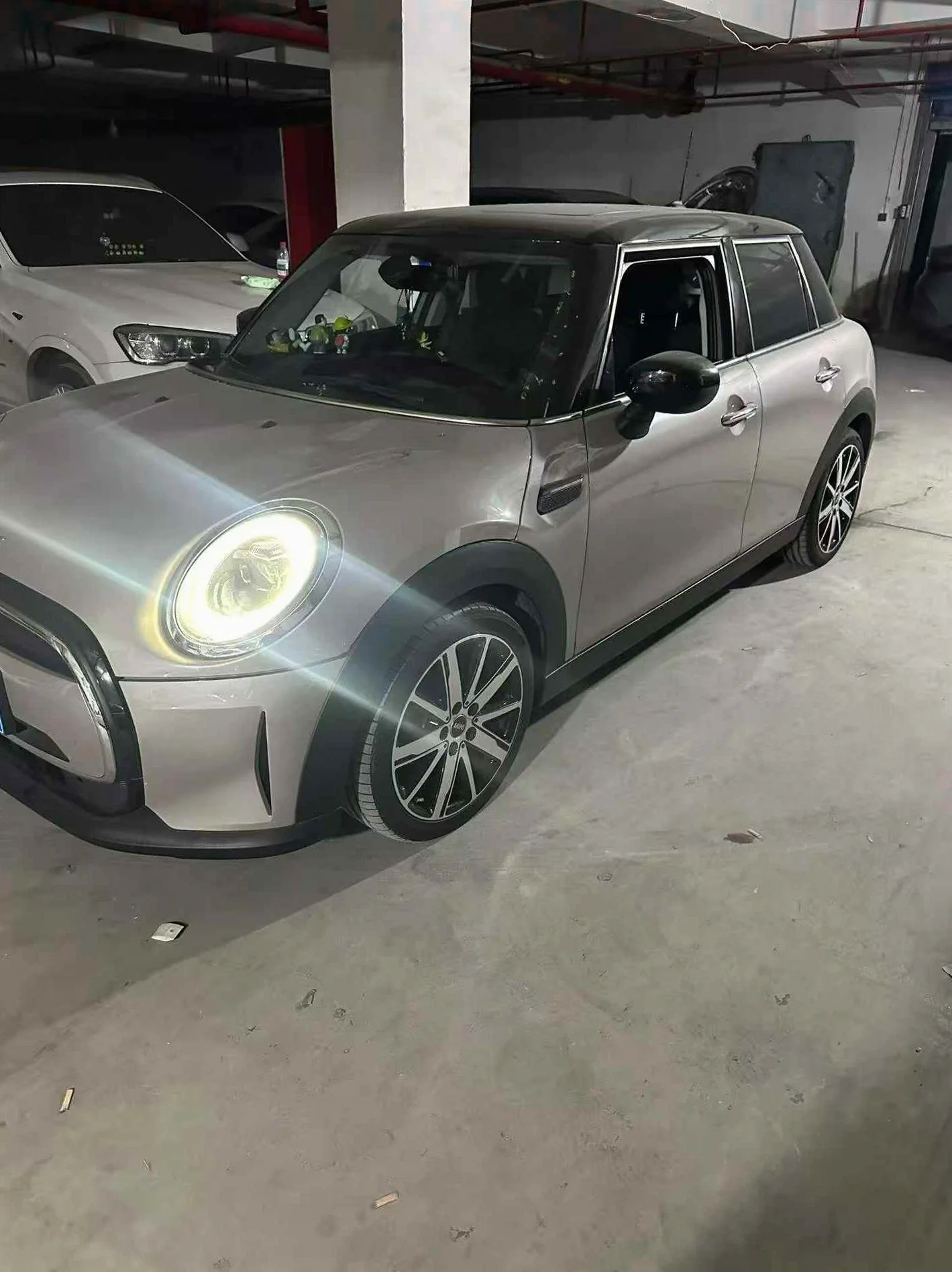 MINICooper 正面外观三
