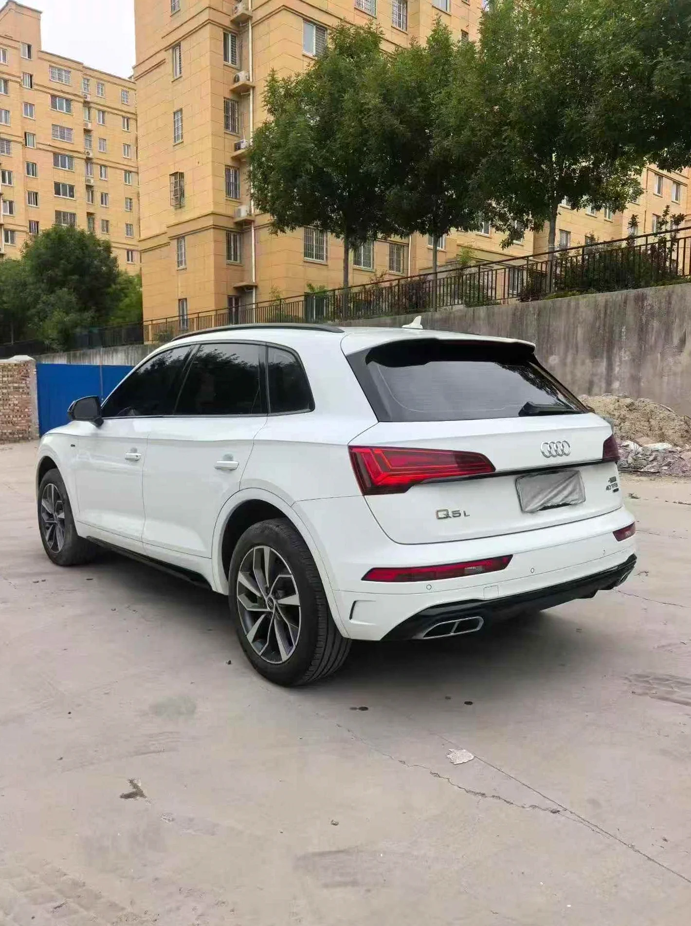 奥迪Q5 后面外观三