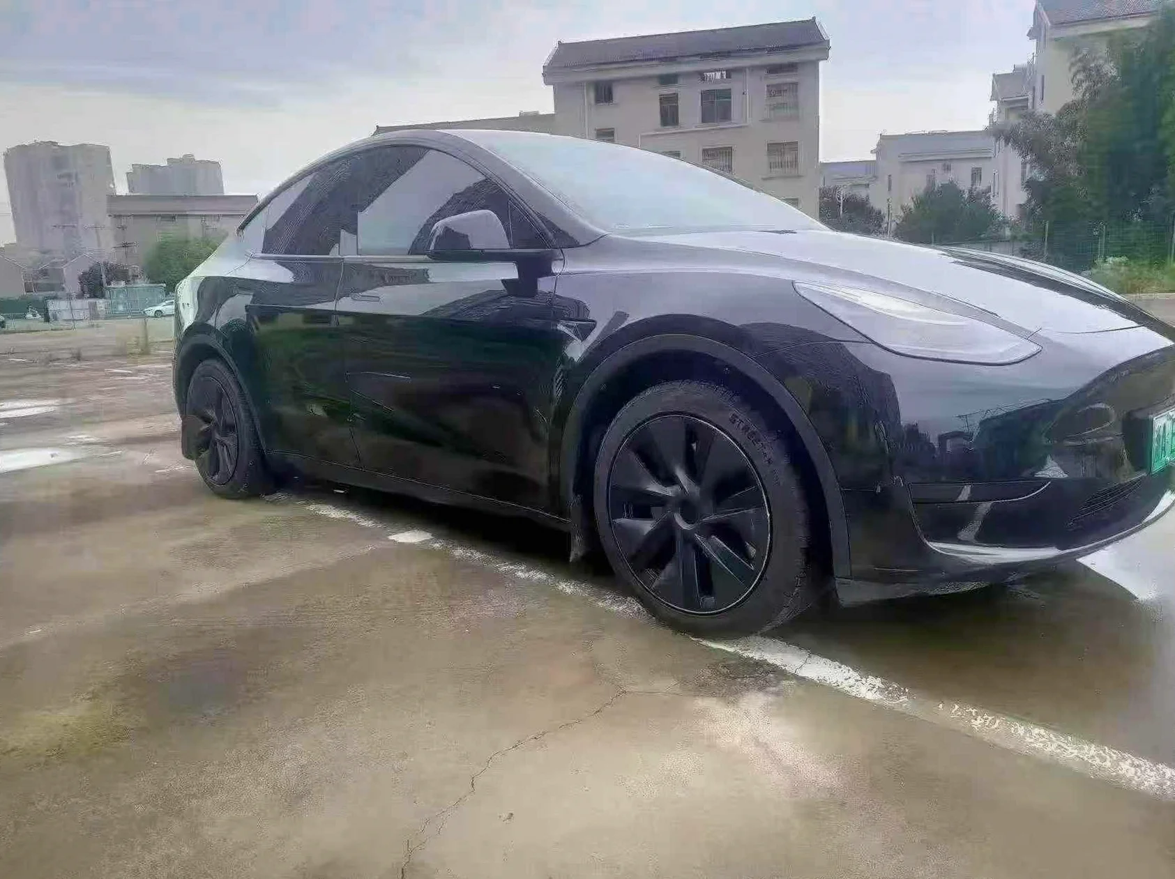 特斯拉MODEL 正面外观三