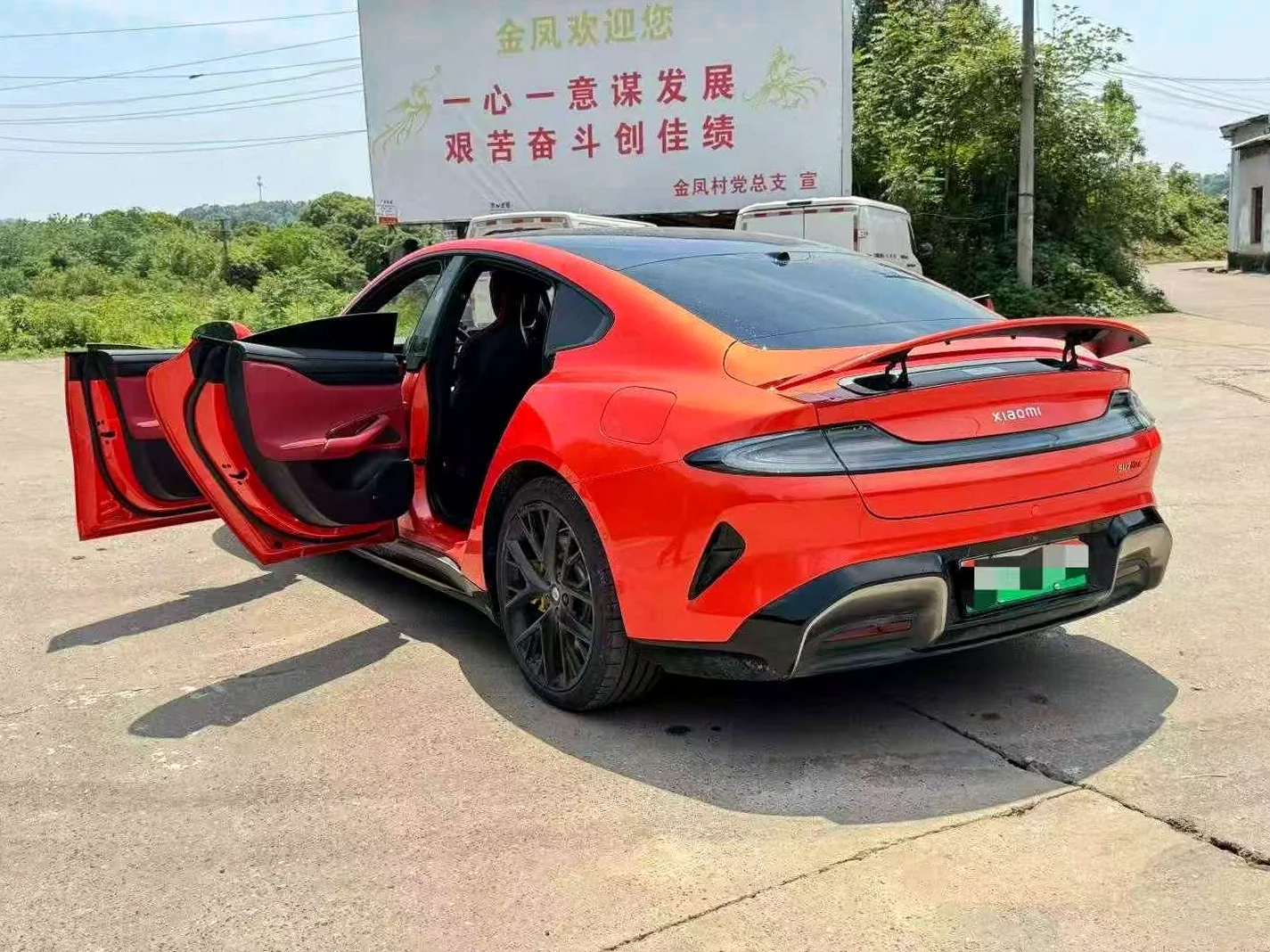 小米SU7 后面外观三