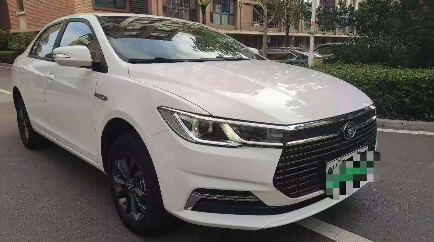 比亚迪秦 正面外观三