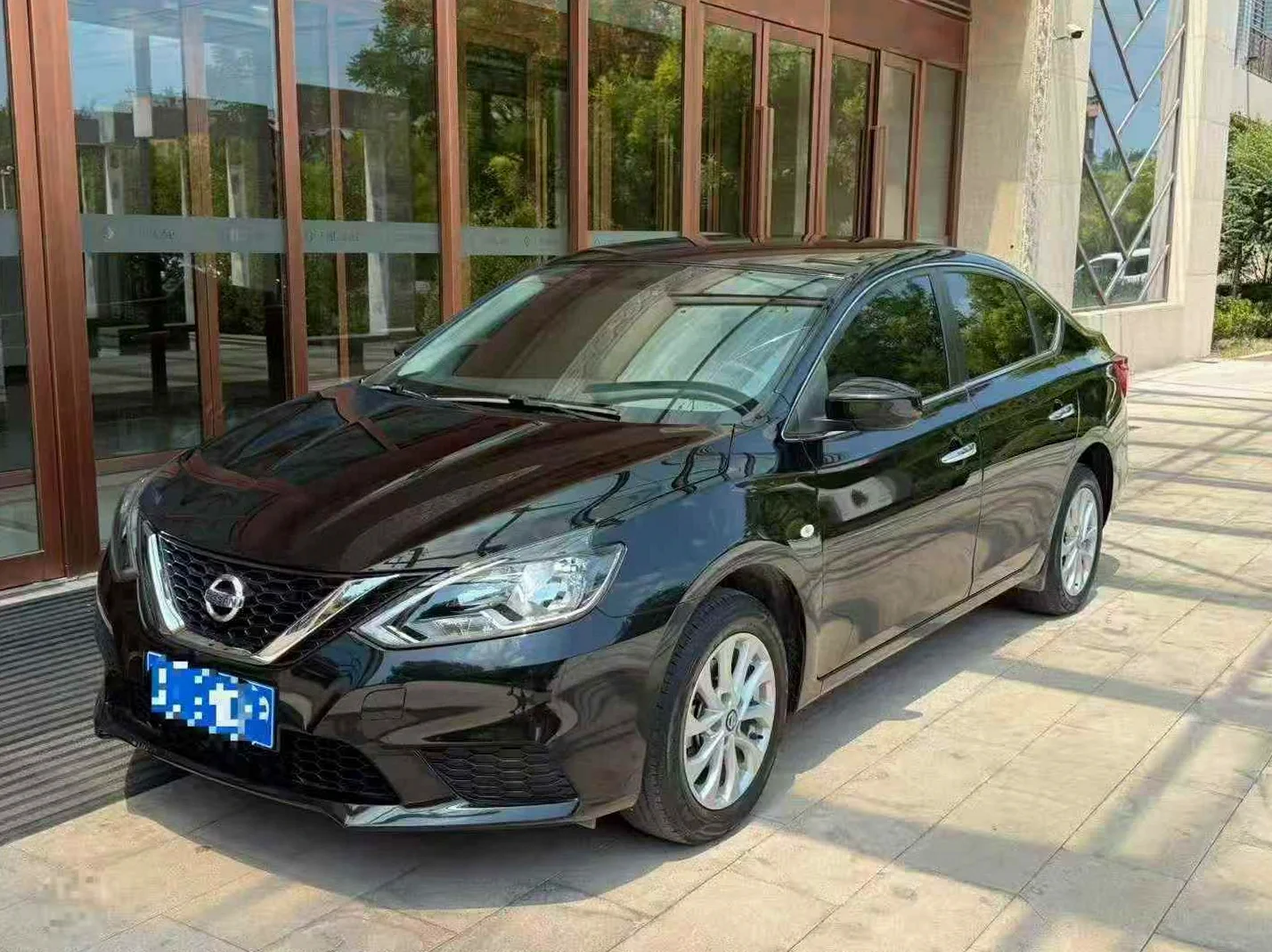 2025款日产轩逸1.6L高配