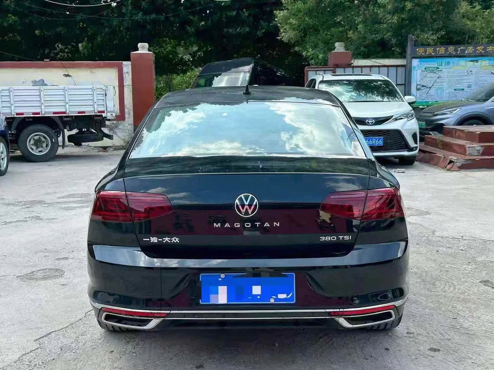 大众迈腾 后面外观二