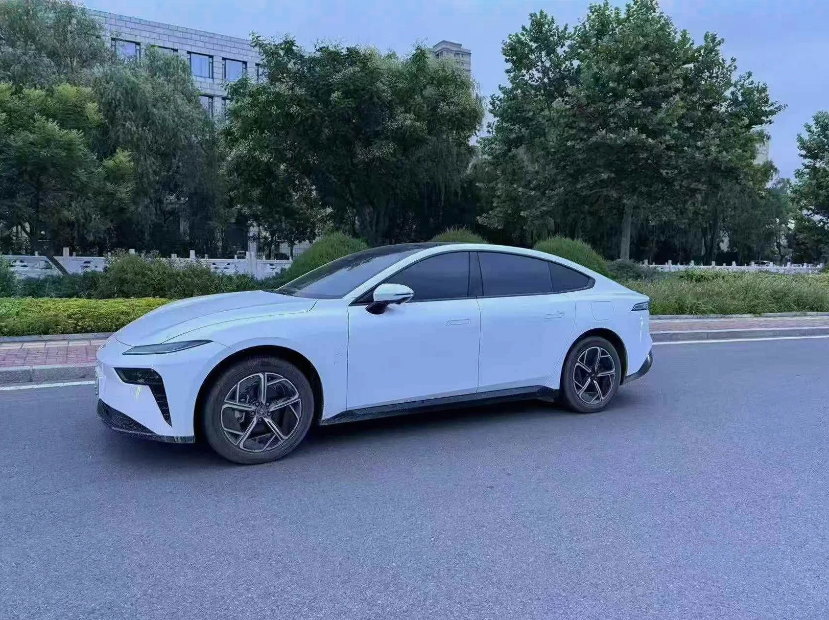 东风奕派 正面外观二