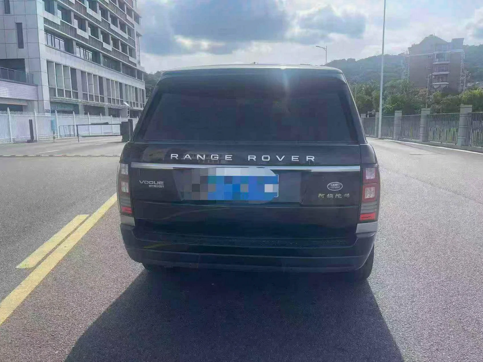 路虎揽胜行政 后面外观二
