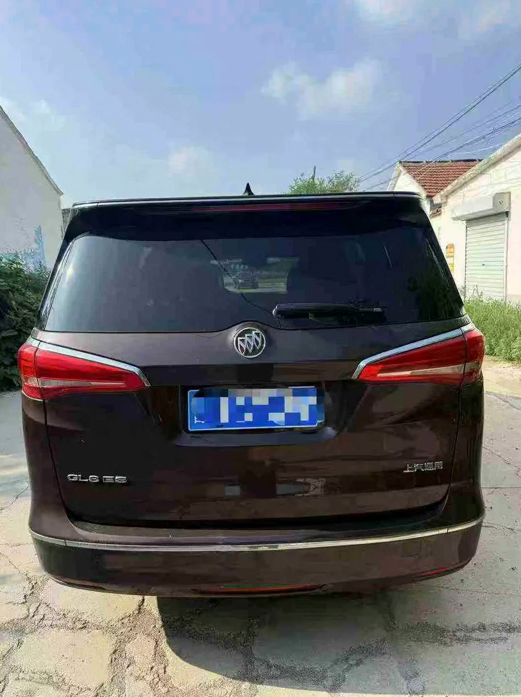 别克GL8 后面外观一