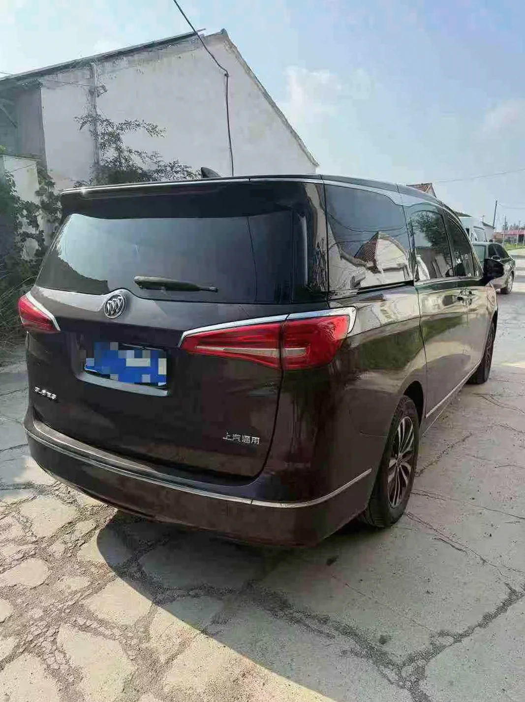 别克GL8 后面外观二
