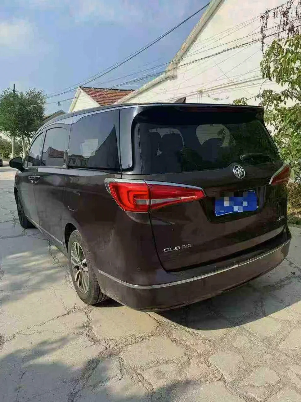别克GL8 后面外观三