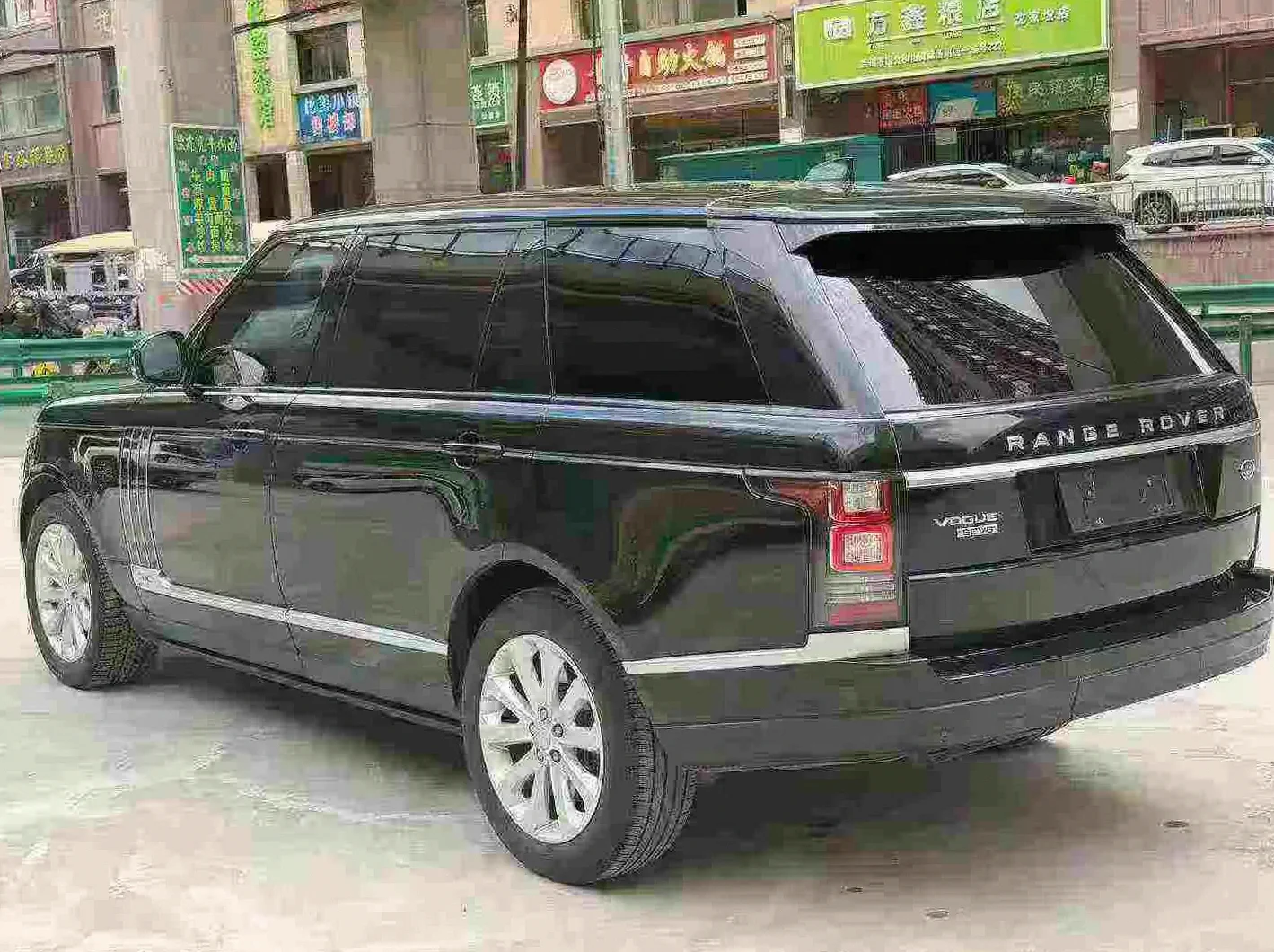 路虎揽胜 驾驶室