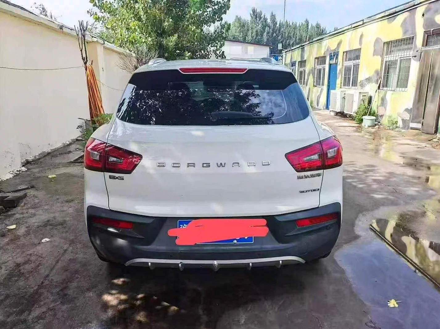 宝沃BX5 后面外观二