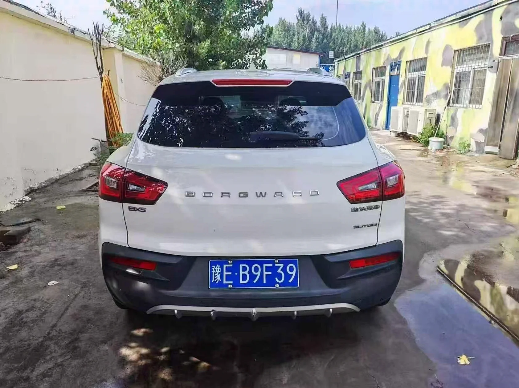 宝沃BX5 后面外观一