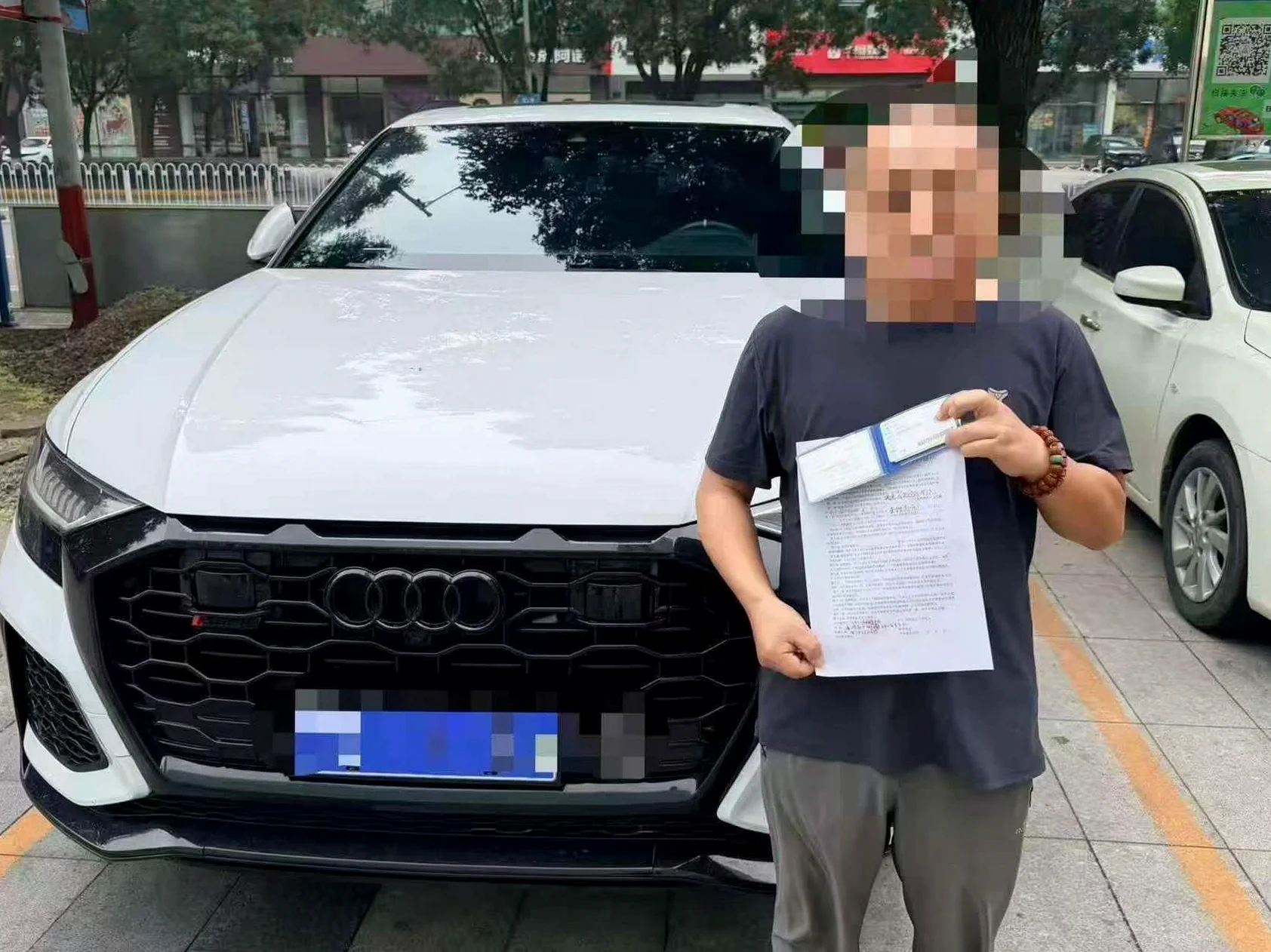 2020款奥迪Q8 白色
