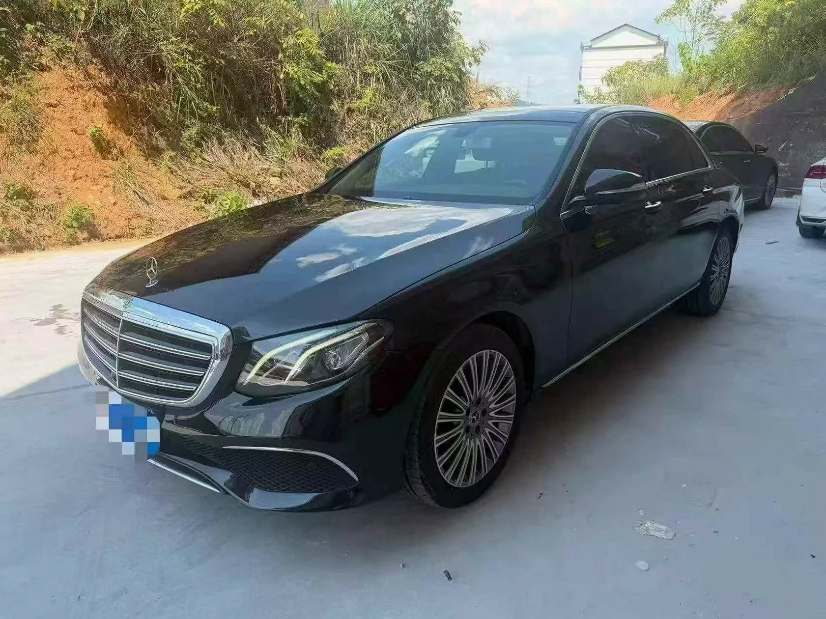 20款奔驰E300L行政立标