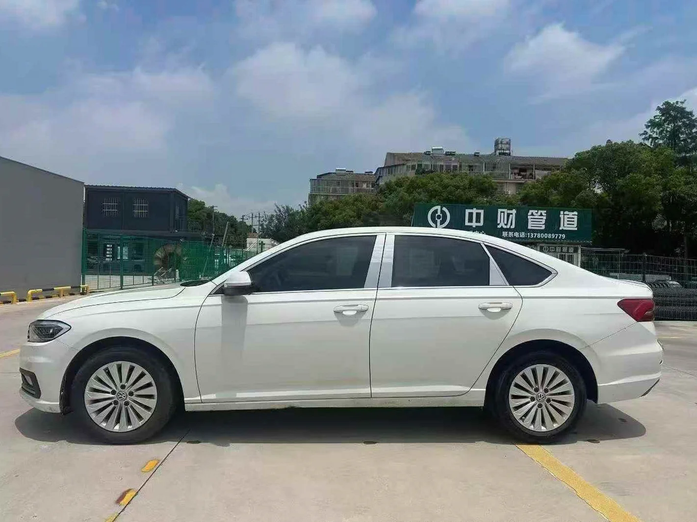 大众朗逸 后面外观一