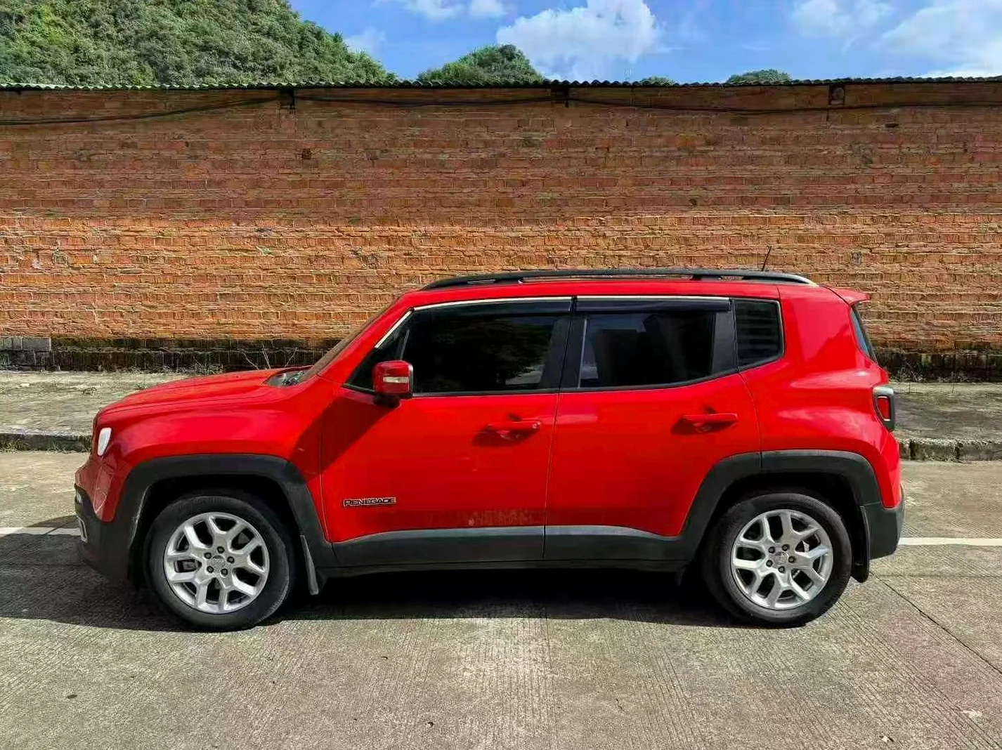 Jeep自由侠 内饰后排