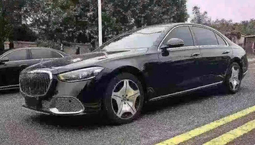 奔驰S 正面外观三