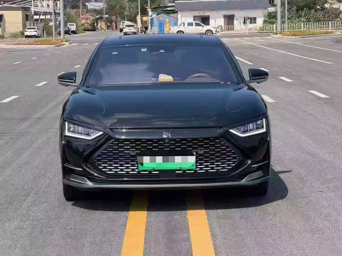 比亚迪汉 正面外观二