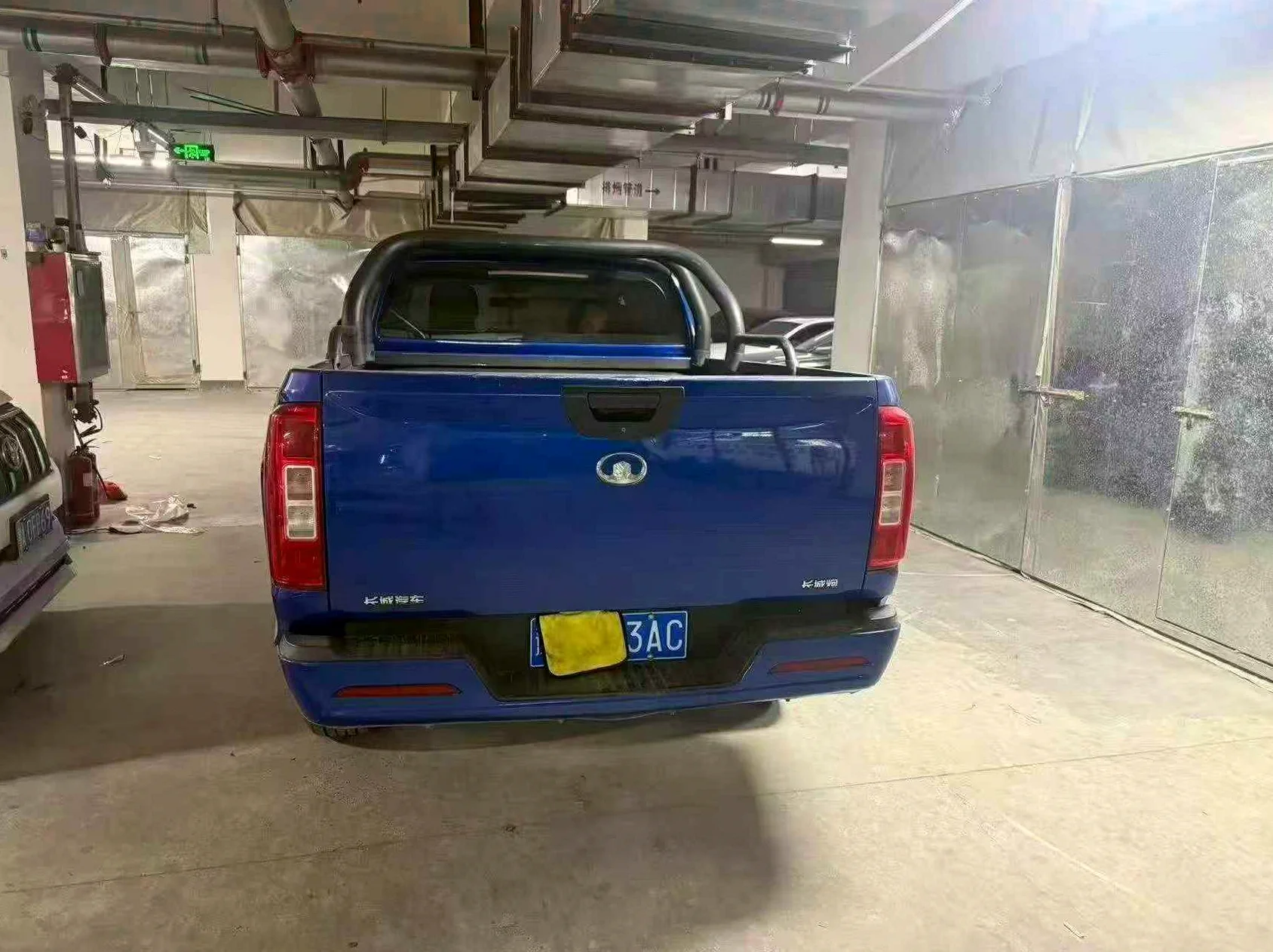 长城汽车炮 后面外观一