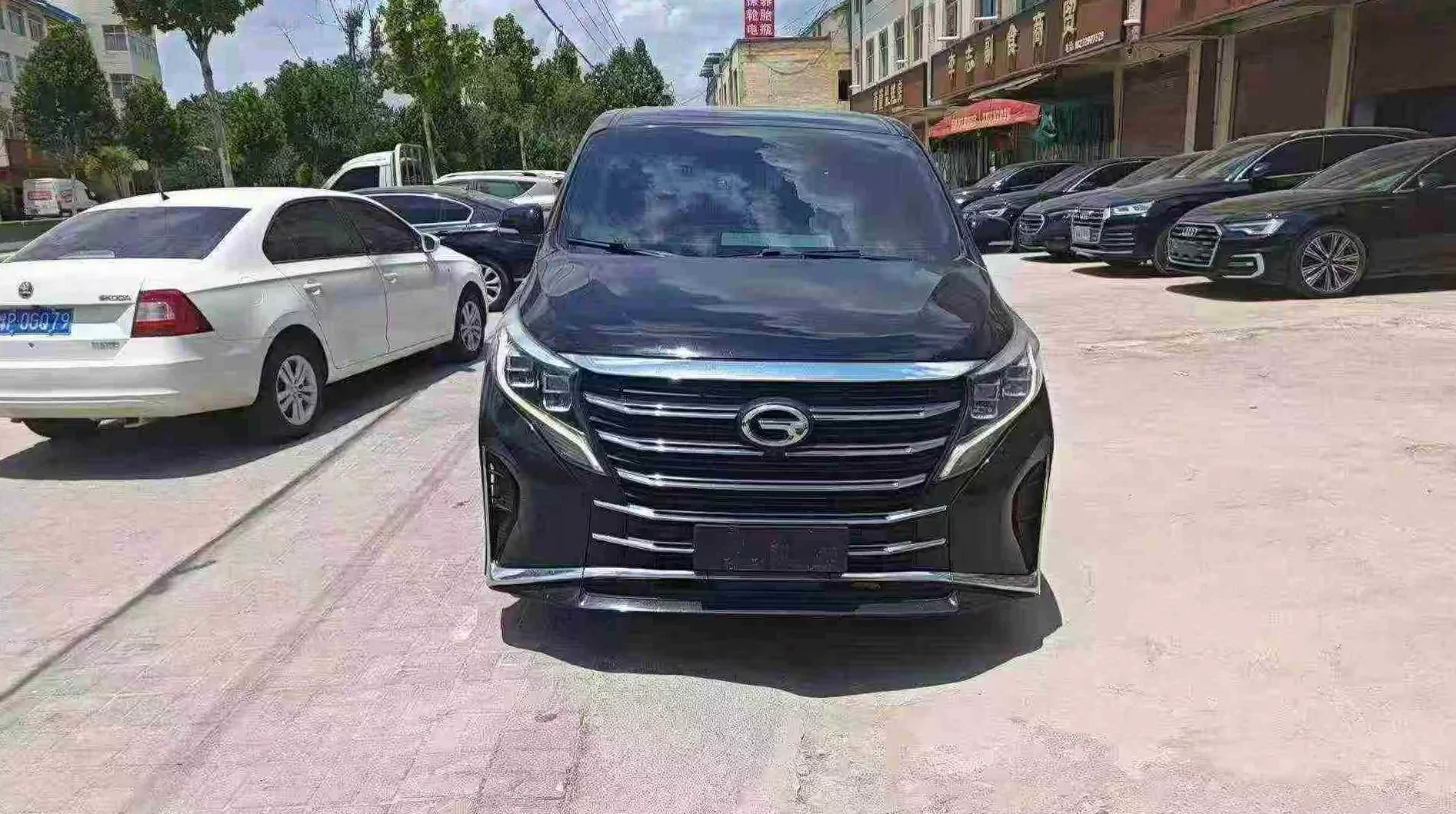 传祺M8 后面外观一