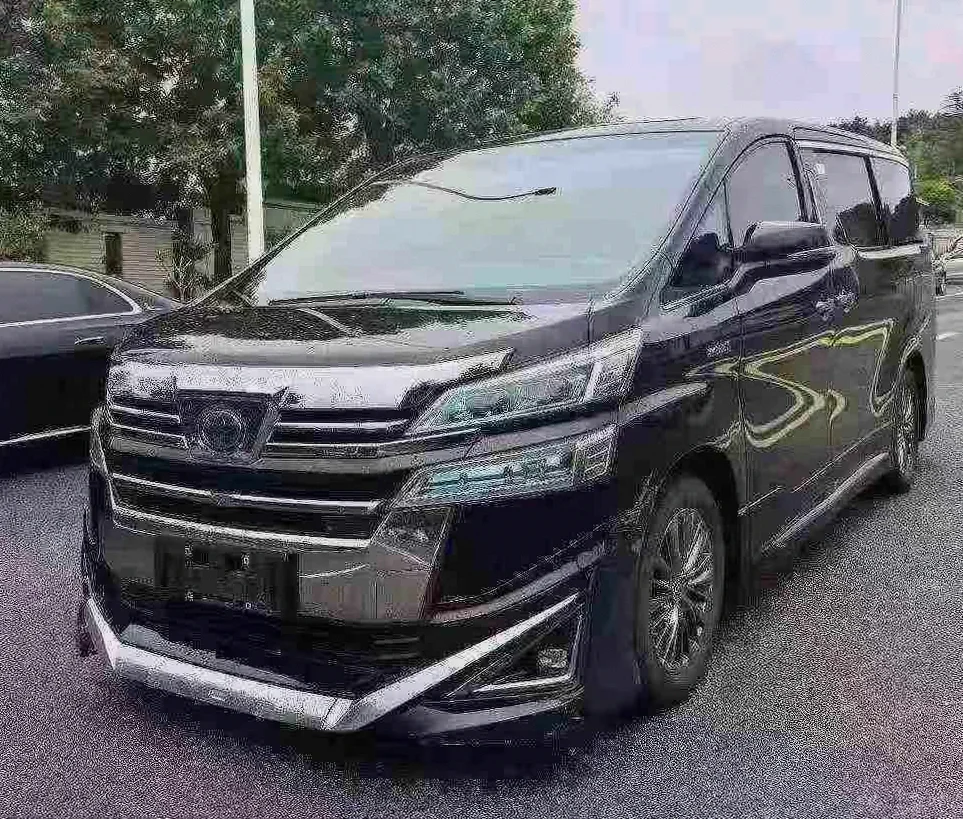 丰田威尔法 正面外观三