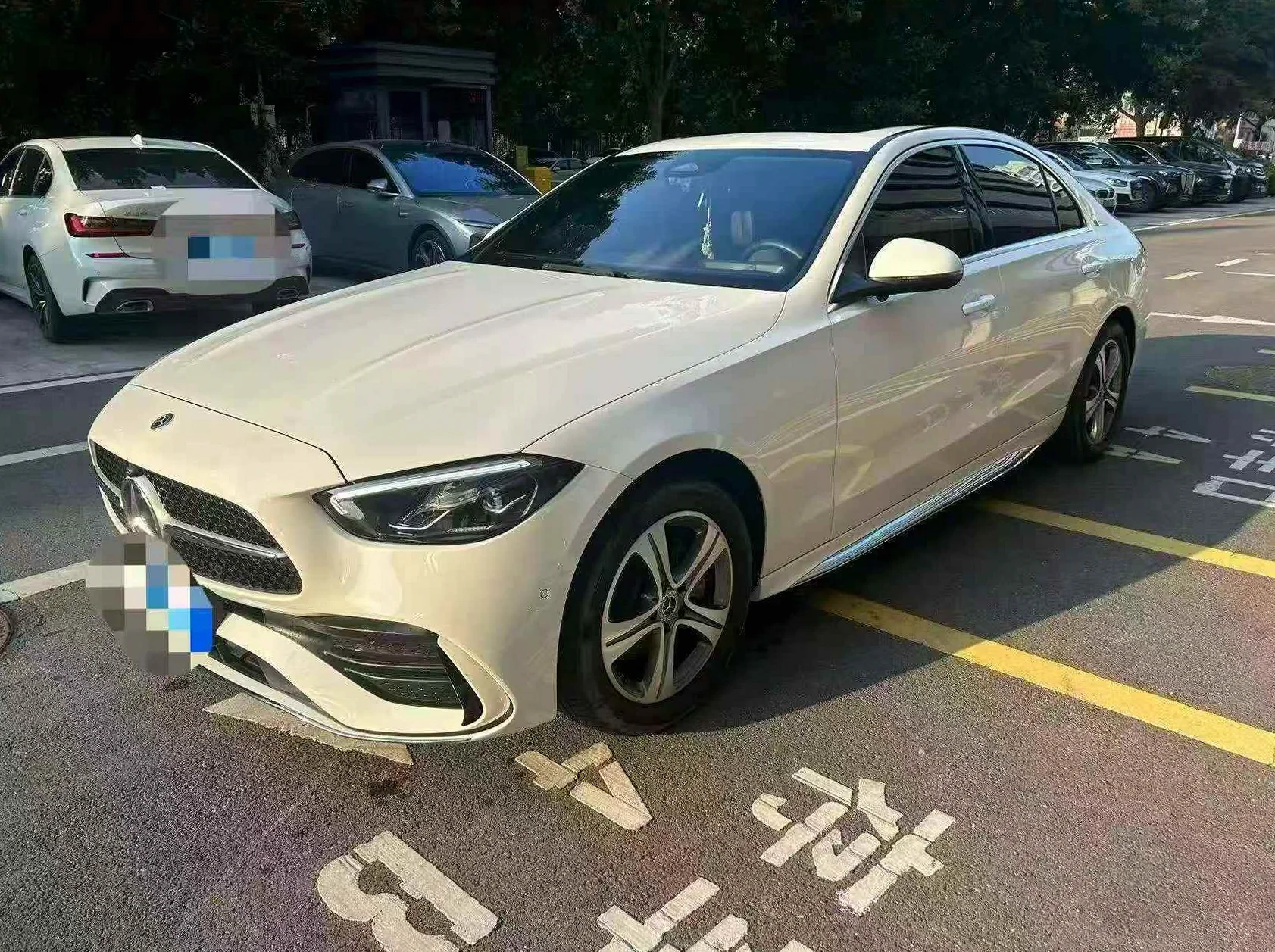 奔驰C 正面外观三