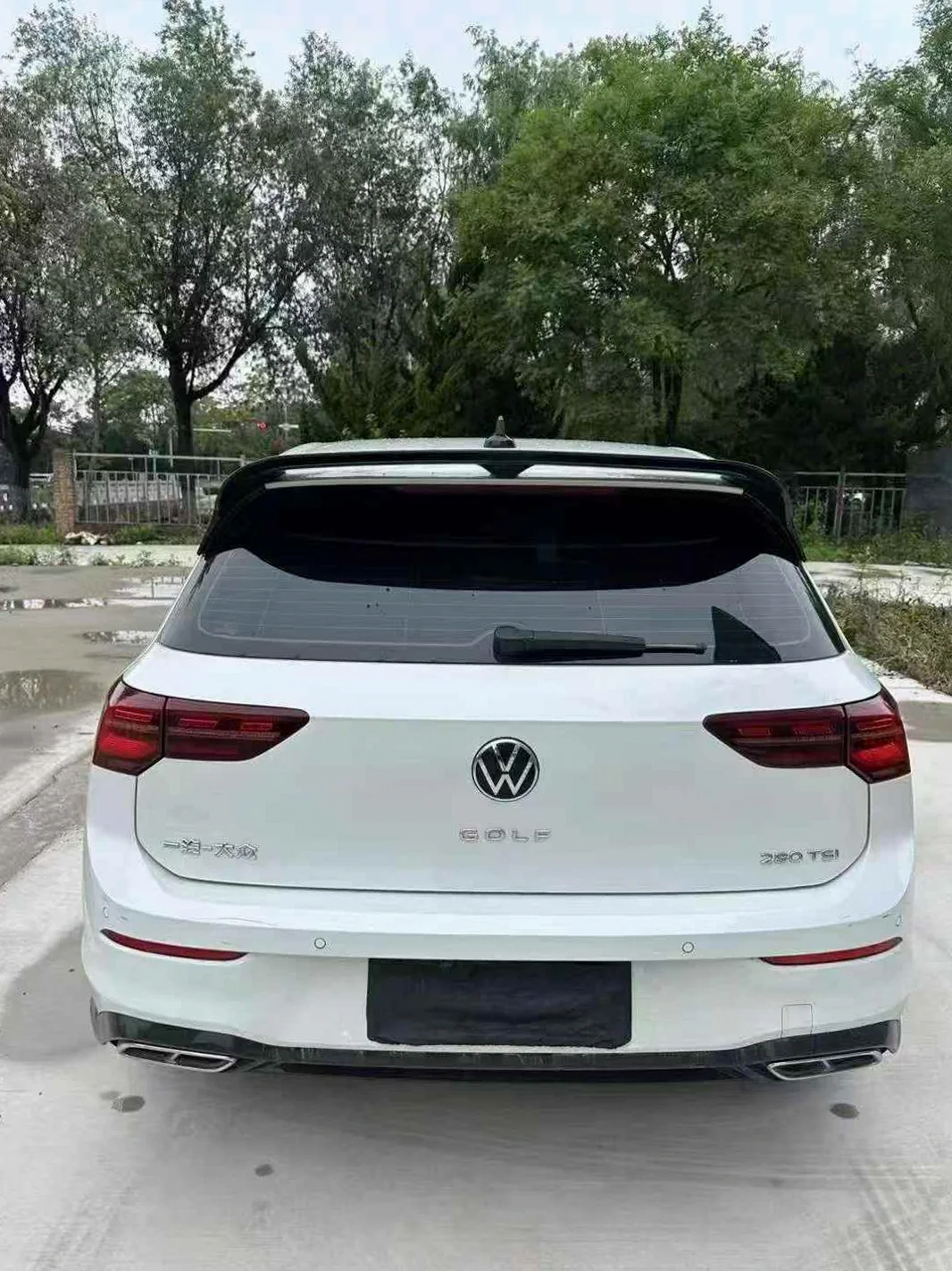 大众高尔夫 后面外观一