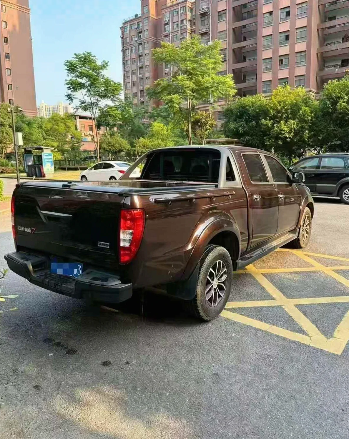 江铃域虎 后面外观一