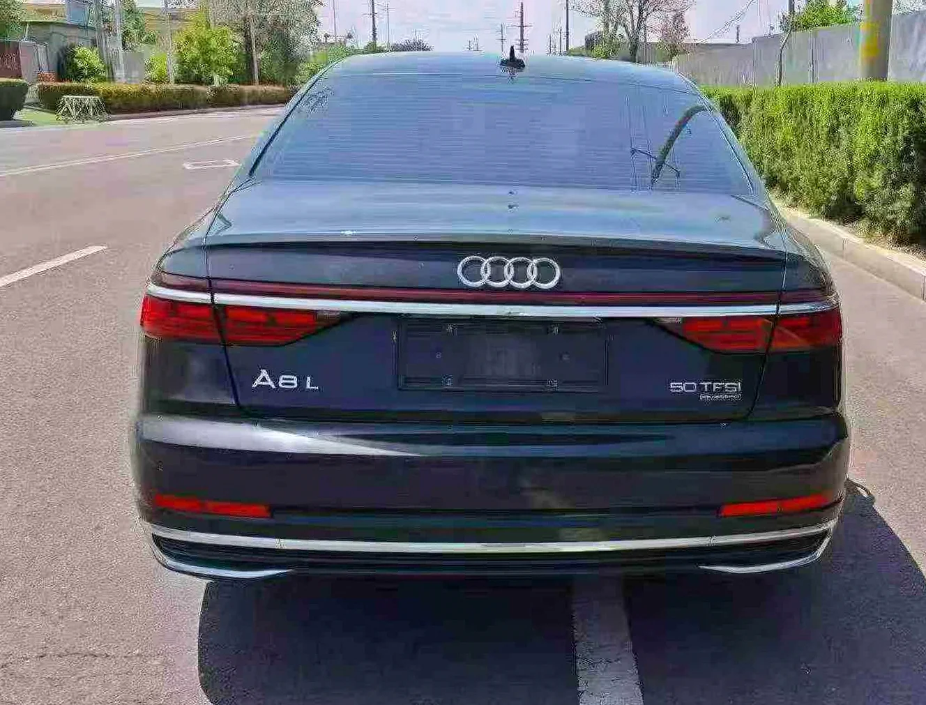 奥迪A8L 后面外观二