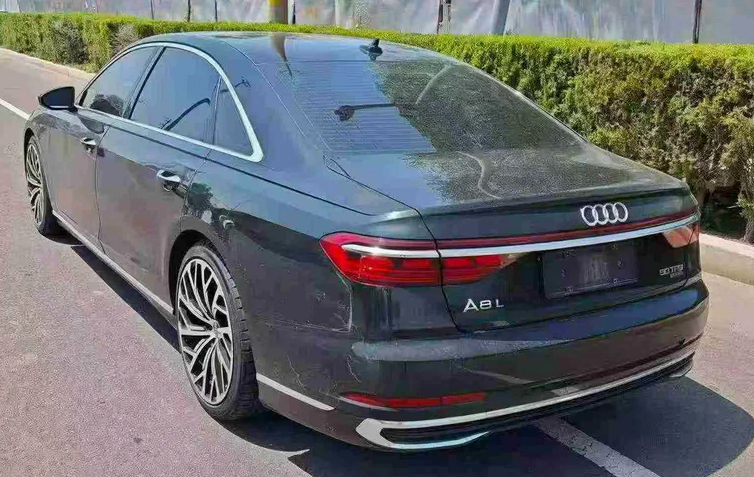 奥迪A8L 后面外观三