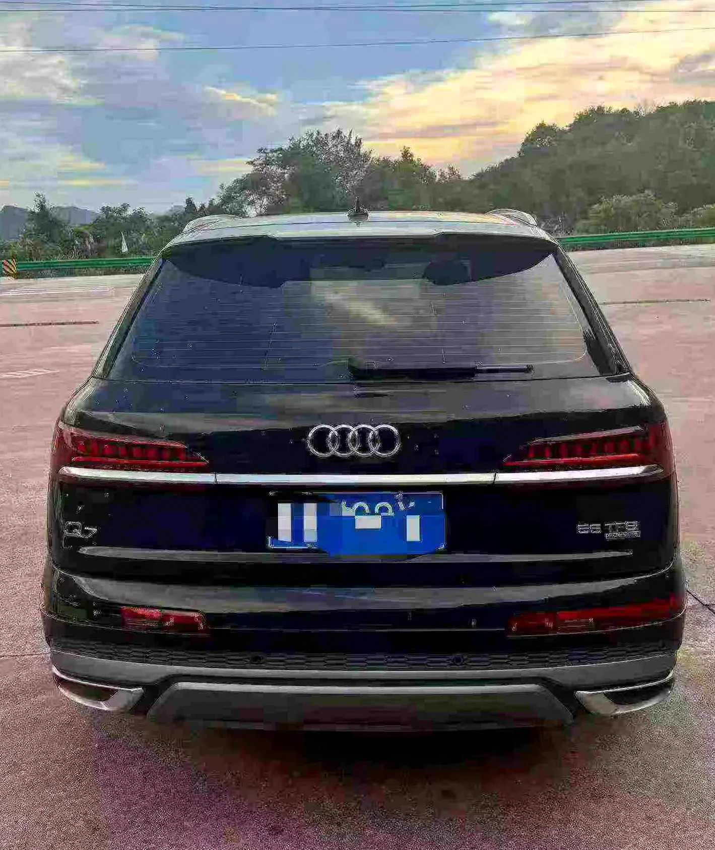 奥迪Q7 驾驶室