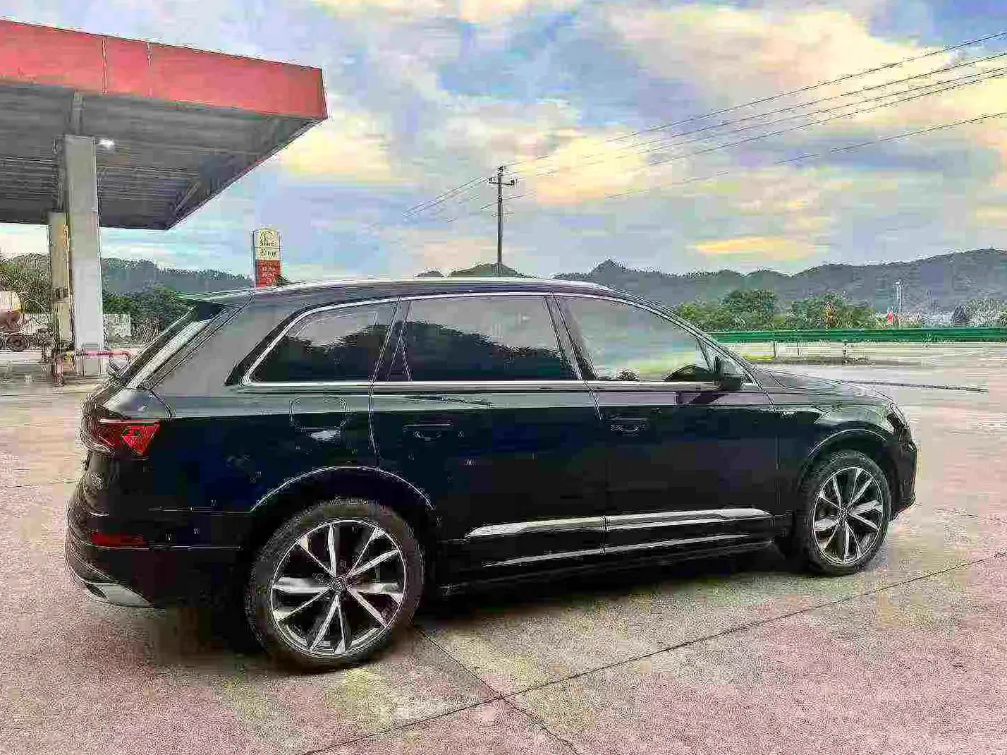 奥迪Q7 内饰前排