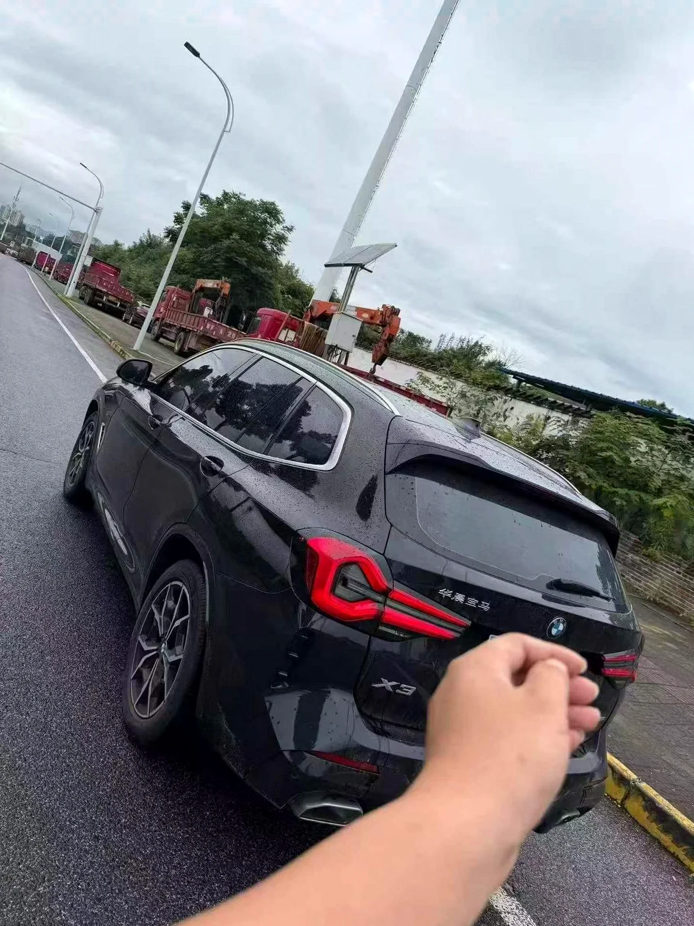 宝马X3 后面外观一