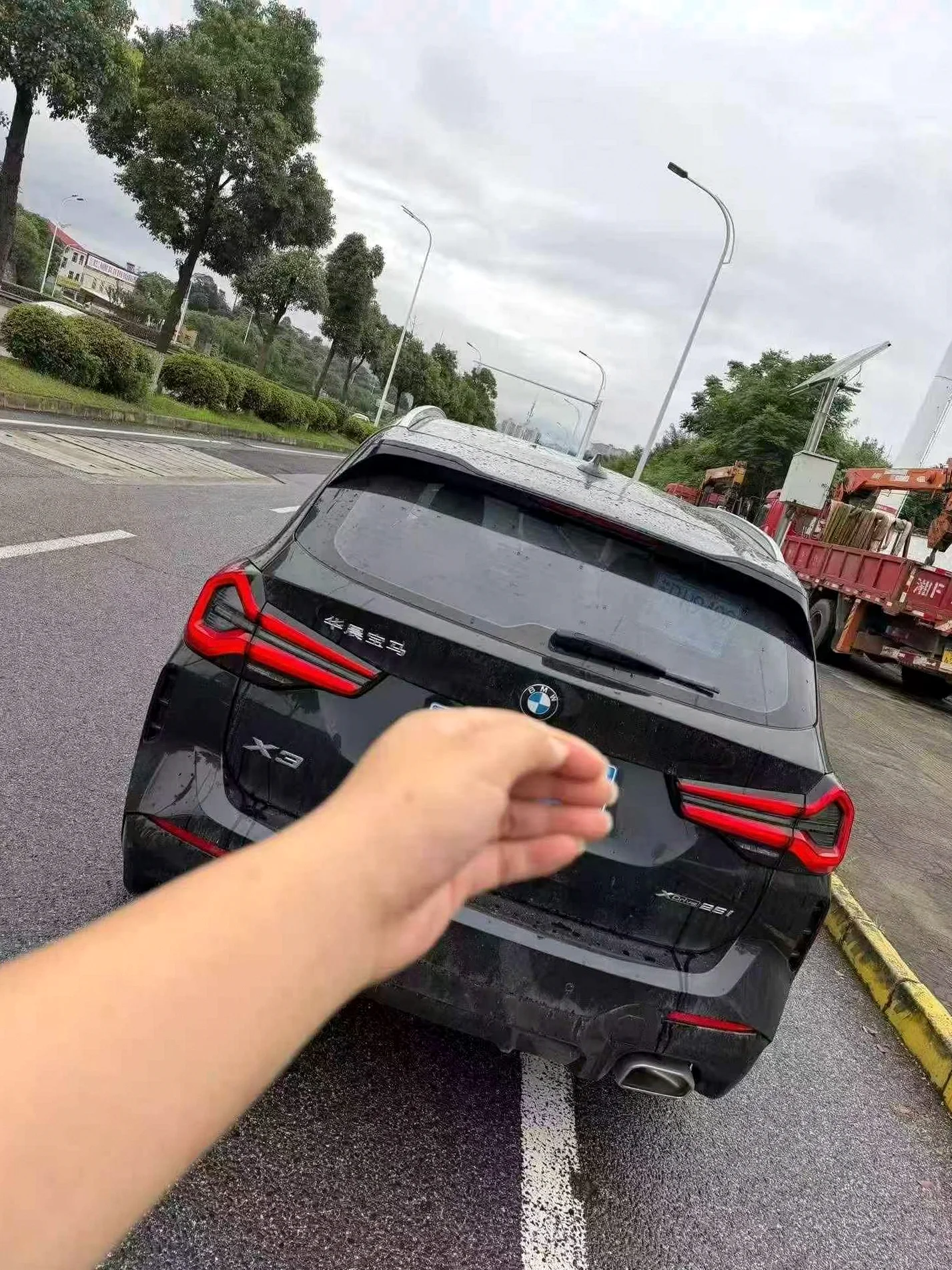 宝马X3 后面外观二