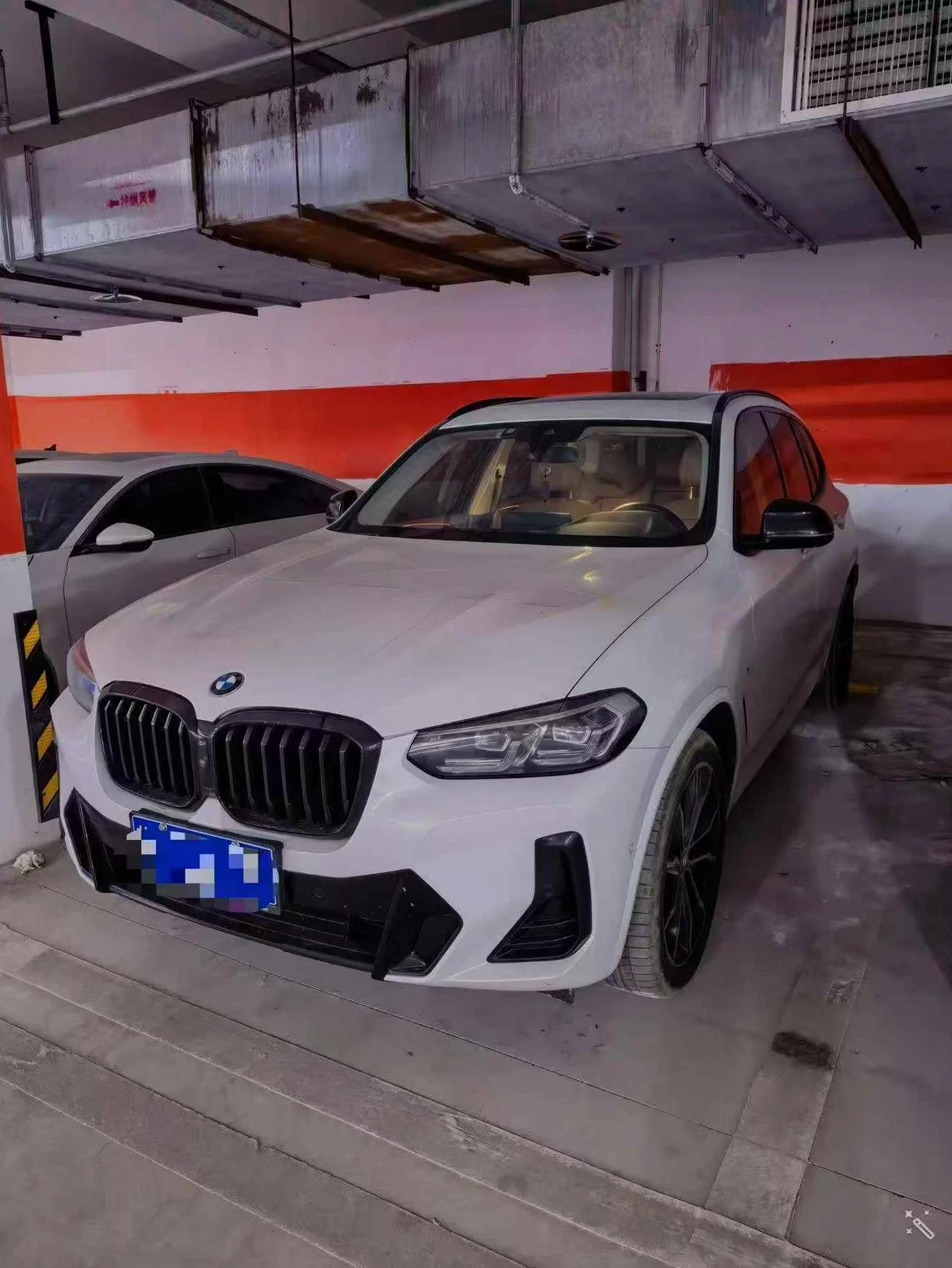宝马X3 正面外观二