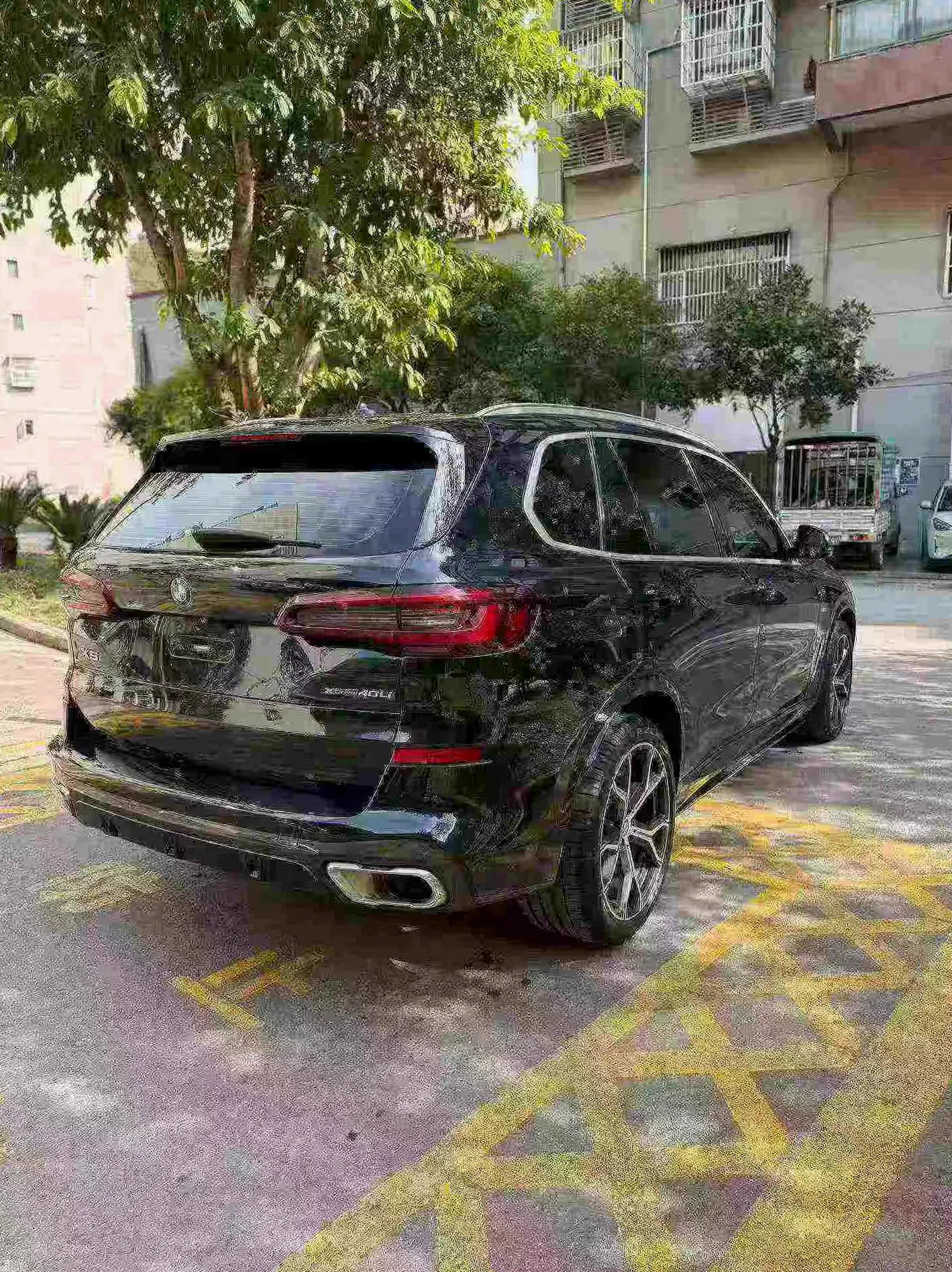 宝马X5 后面外观三