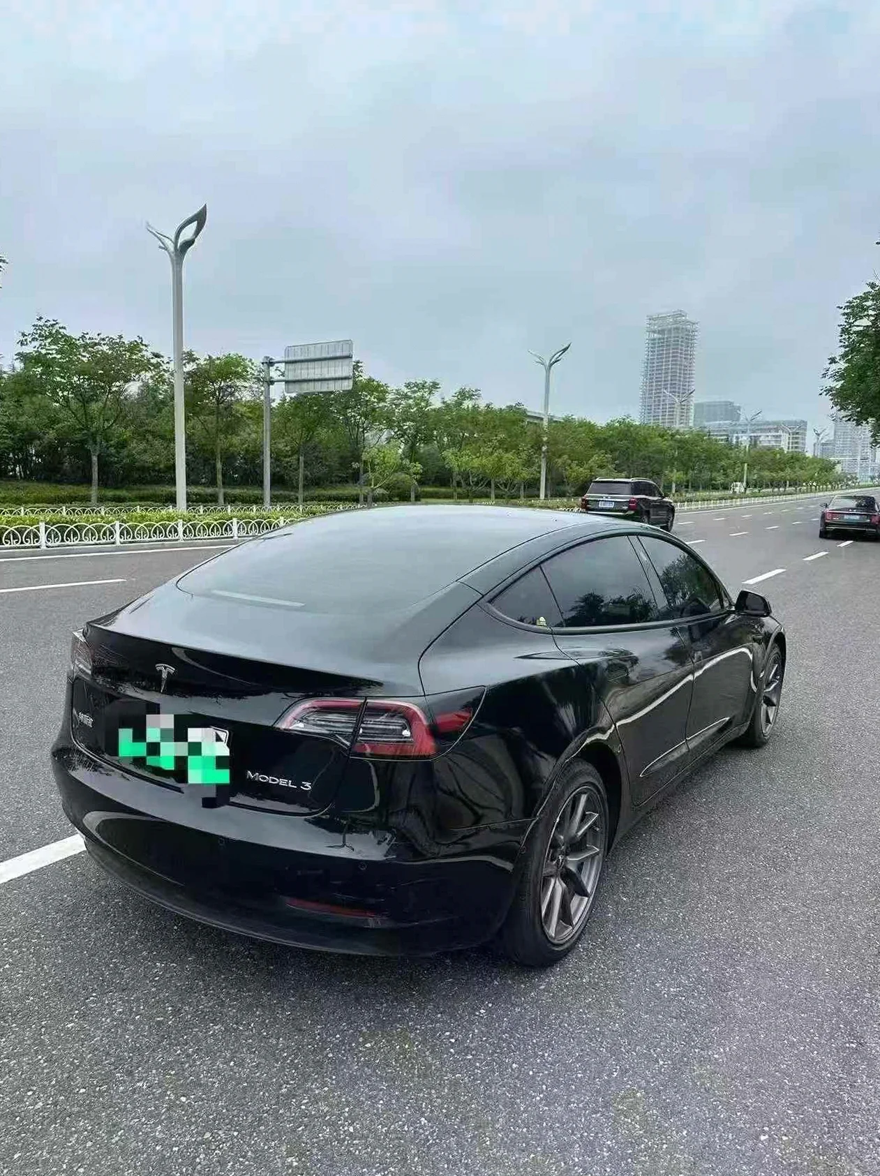 特斯拉MODEL 后面外观二