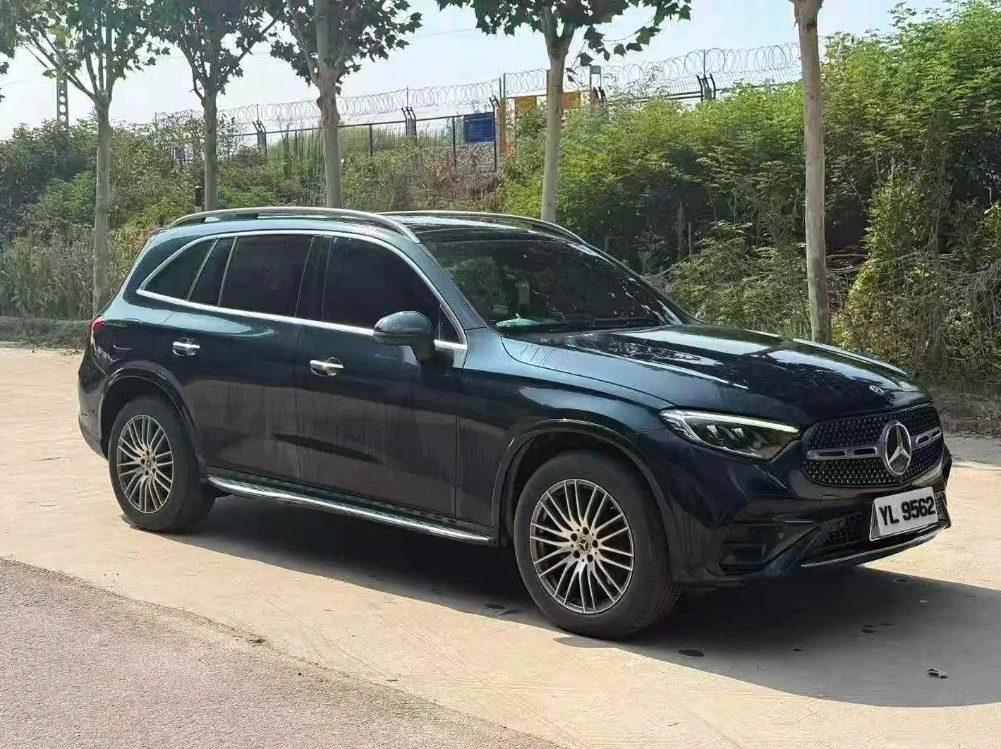 奔驰GLC 正面外观二