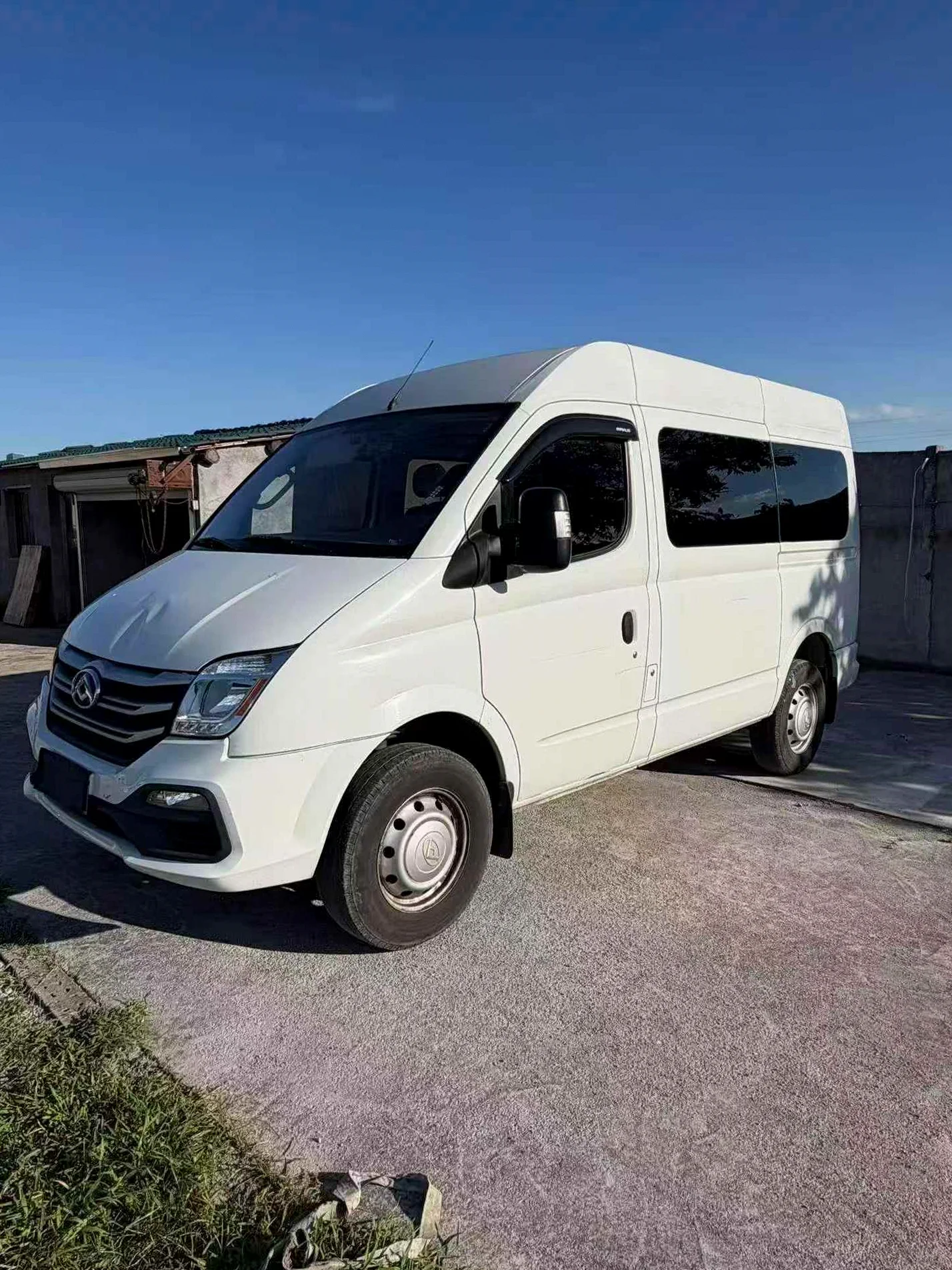 大通V80 正面外观二