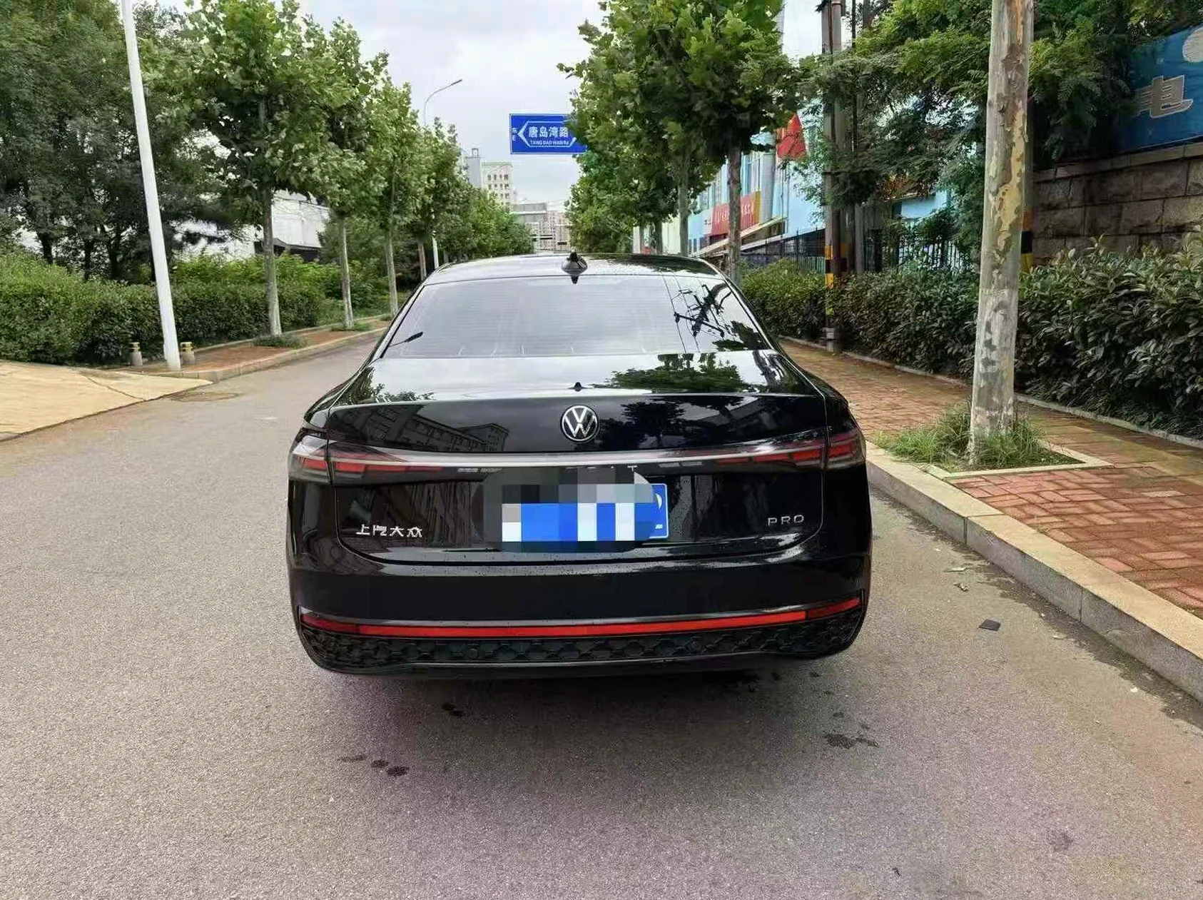 大众帕萨特 后面外观一