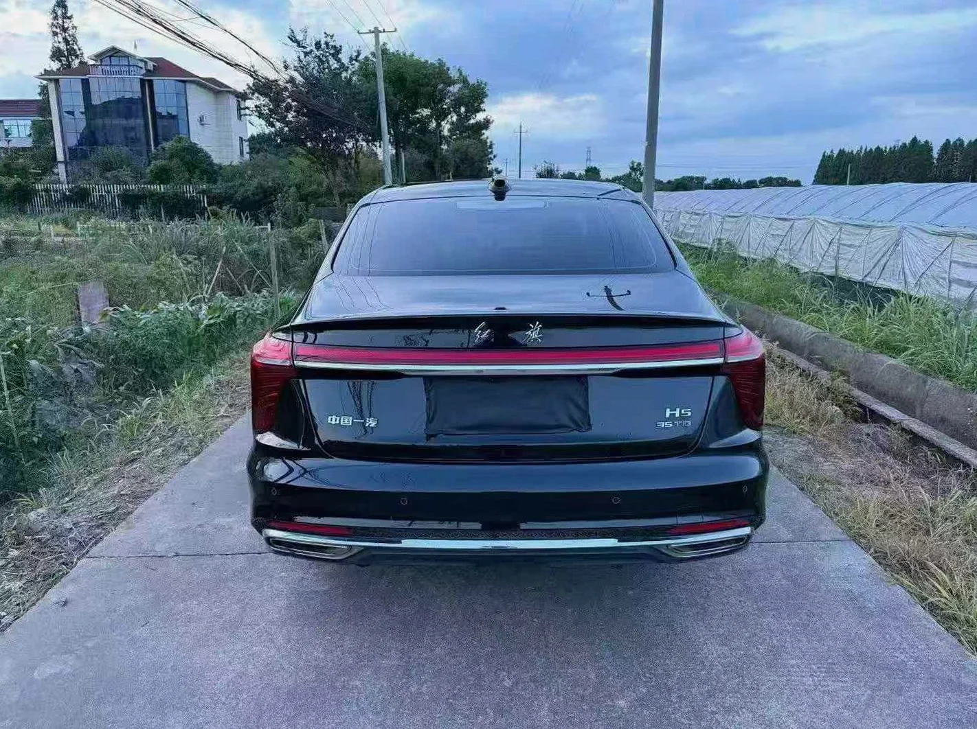 红旗H5 后面外观一