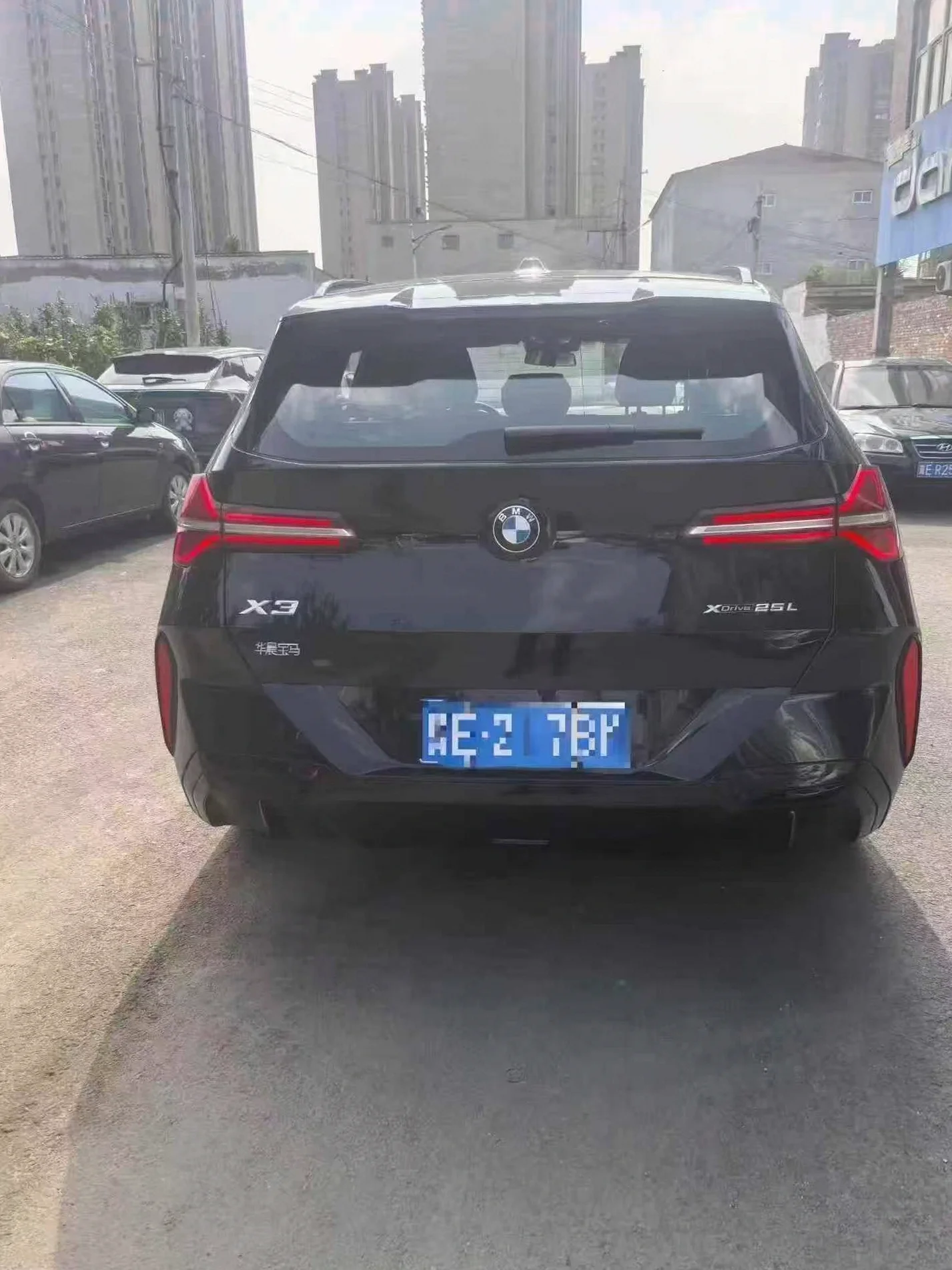 宝马X3 后面外观一