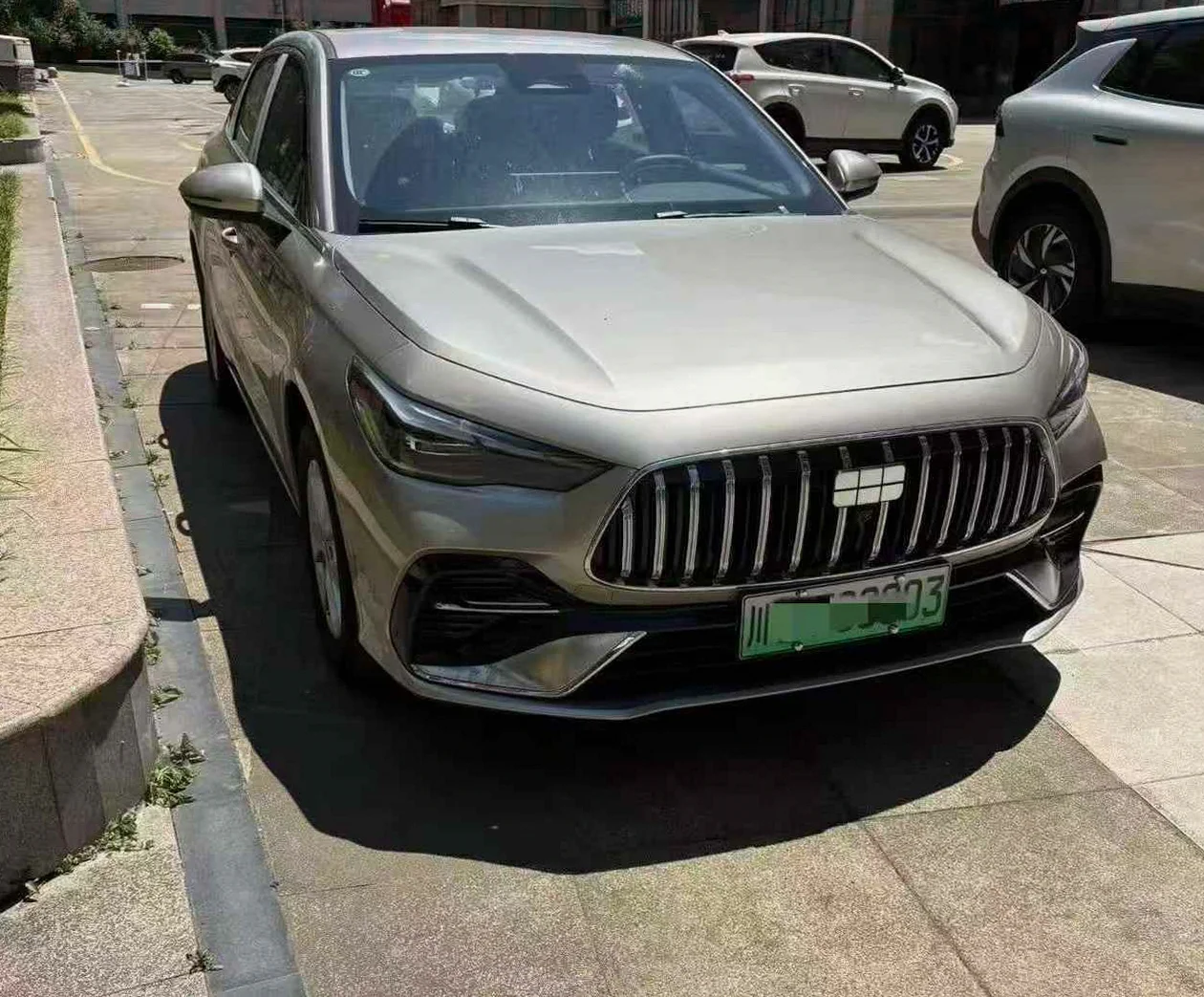 吉利银河 正面外观二