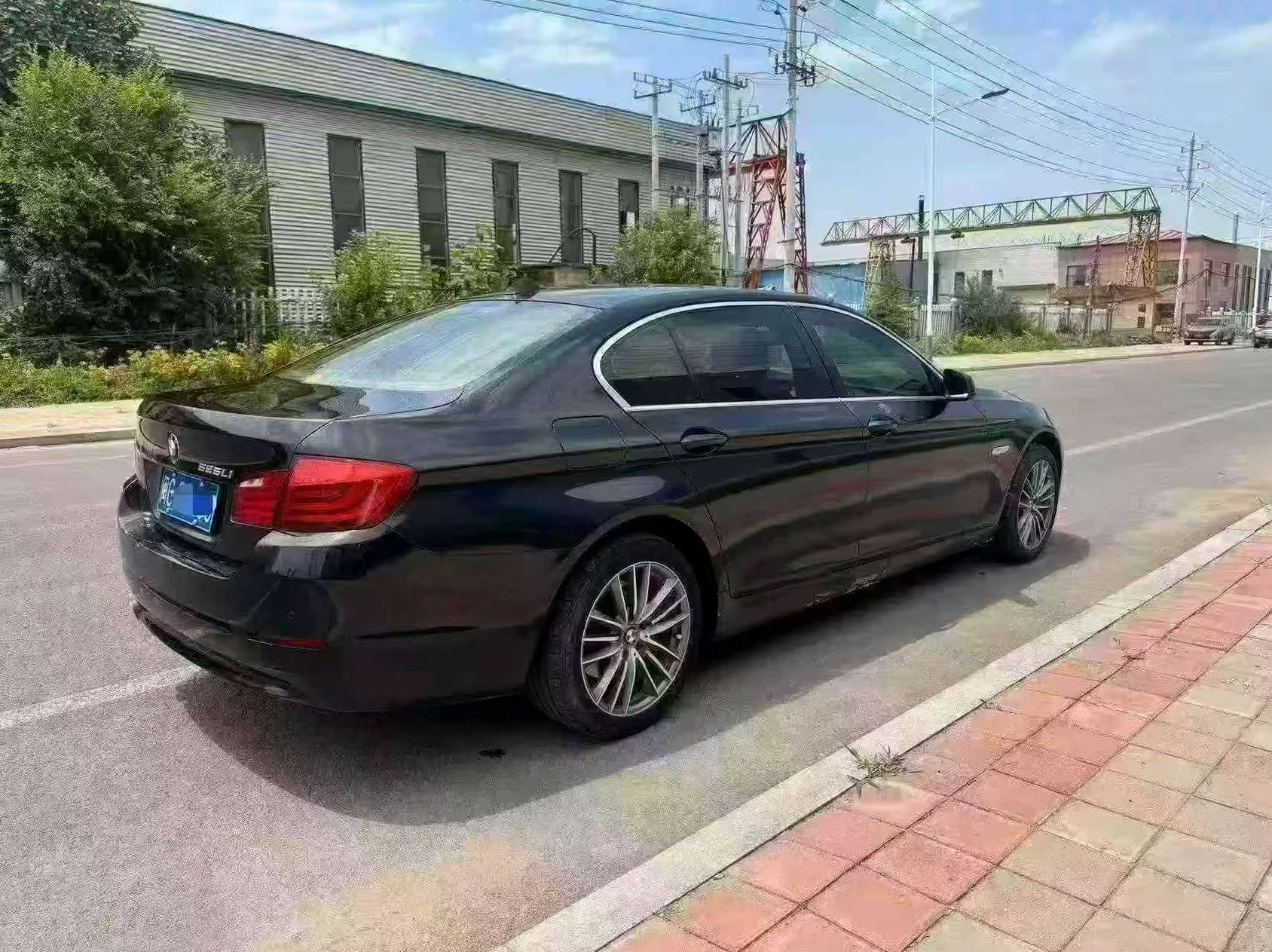 宝马5系 后面外观一