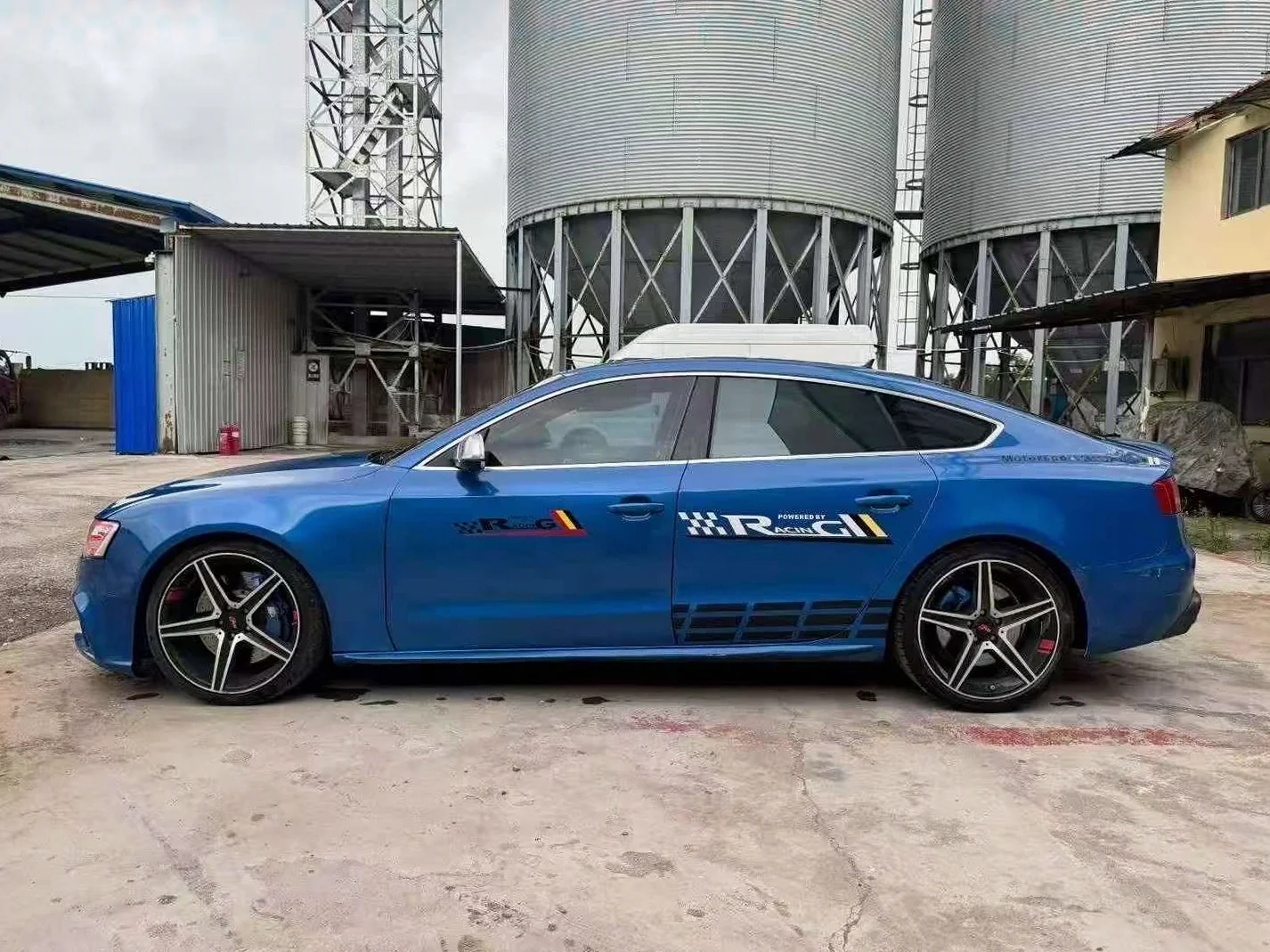 奥迪RS5 正面外观二