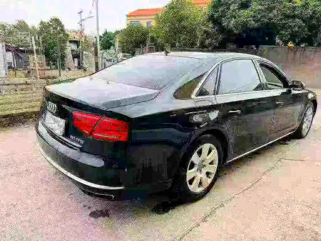 奥迪A8L 驾驶室