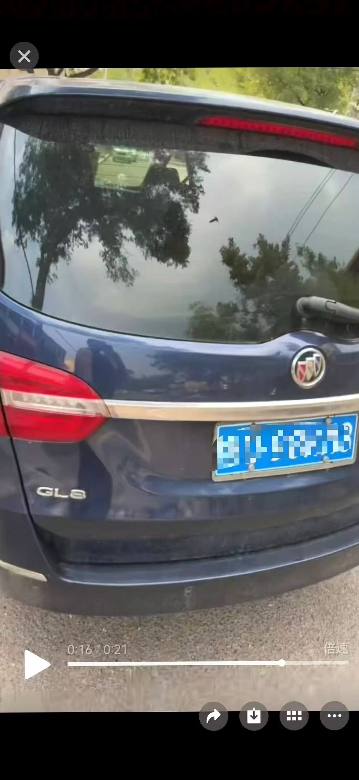 别克GL8 后面外观一
